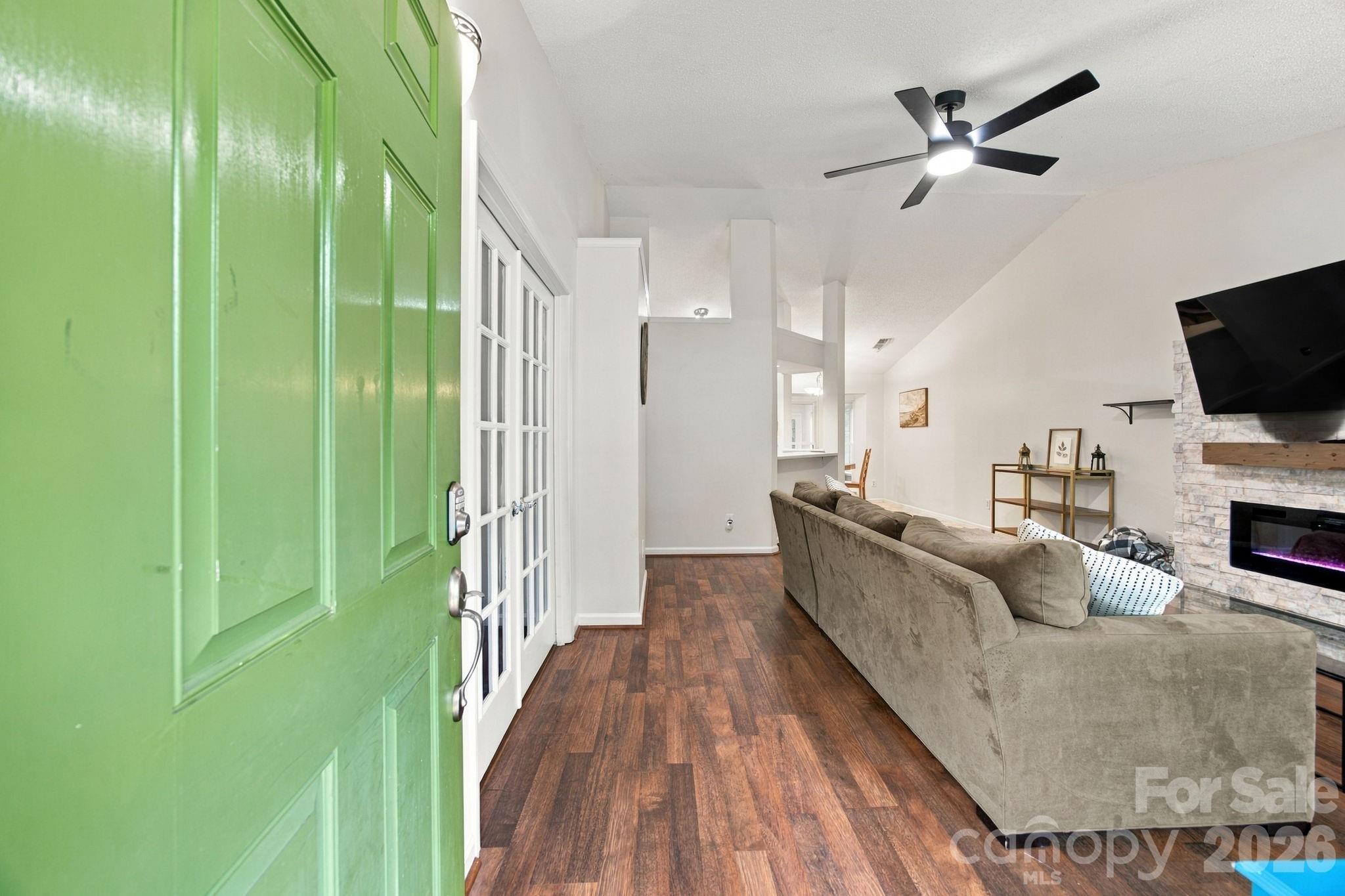 8536 Woodford Bridge Drive Property Photo 4