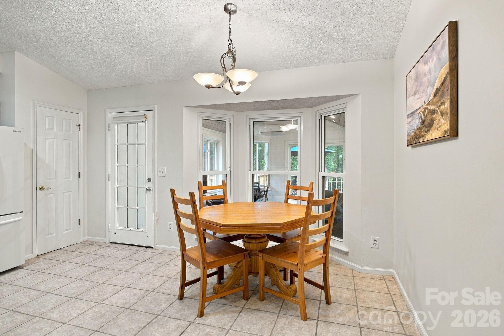 8536 Woodford Bridge Drive Property Photo 9