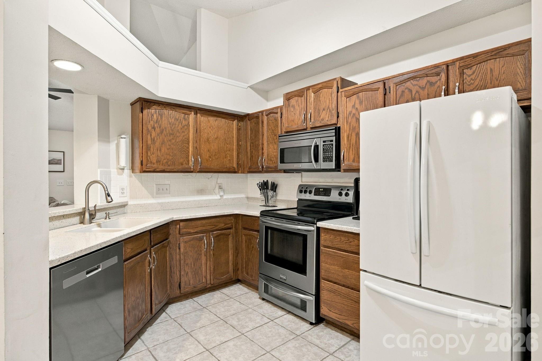 8536 Woodford Bridge Drive Property Photo 11