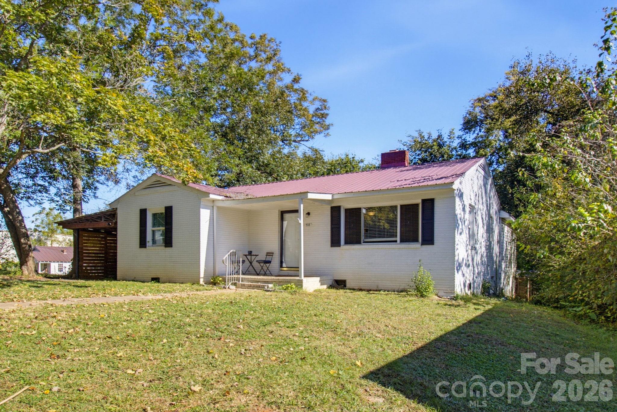 202 E 4th Street Property Photo 4