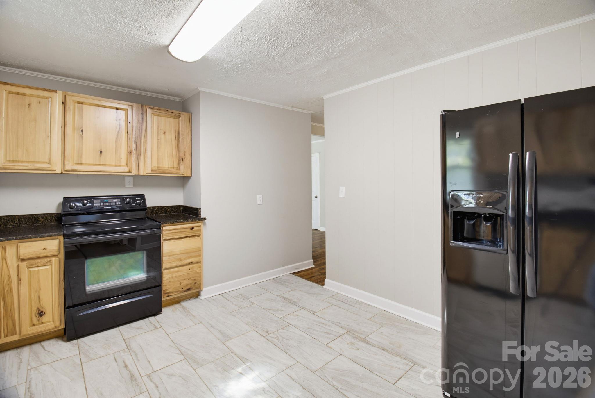 202 E 4th Street Property Photo 14