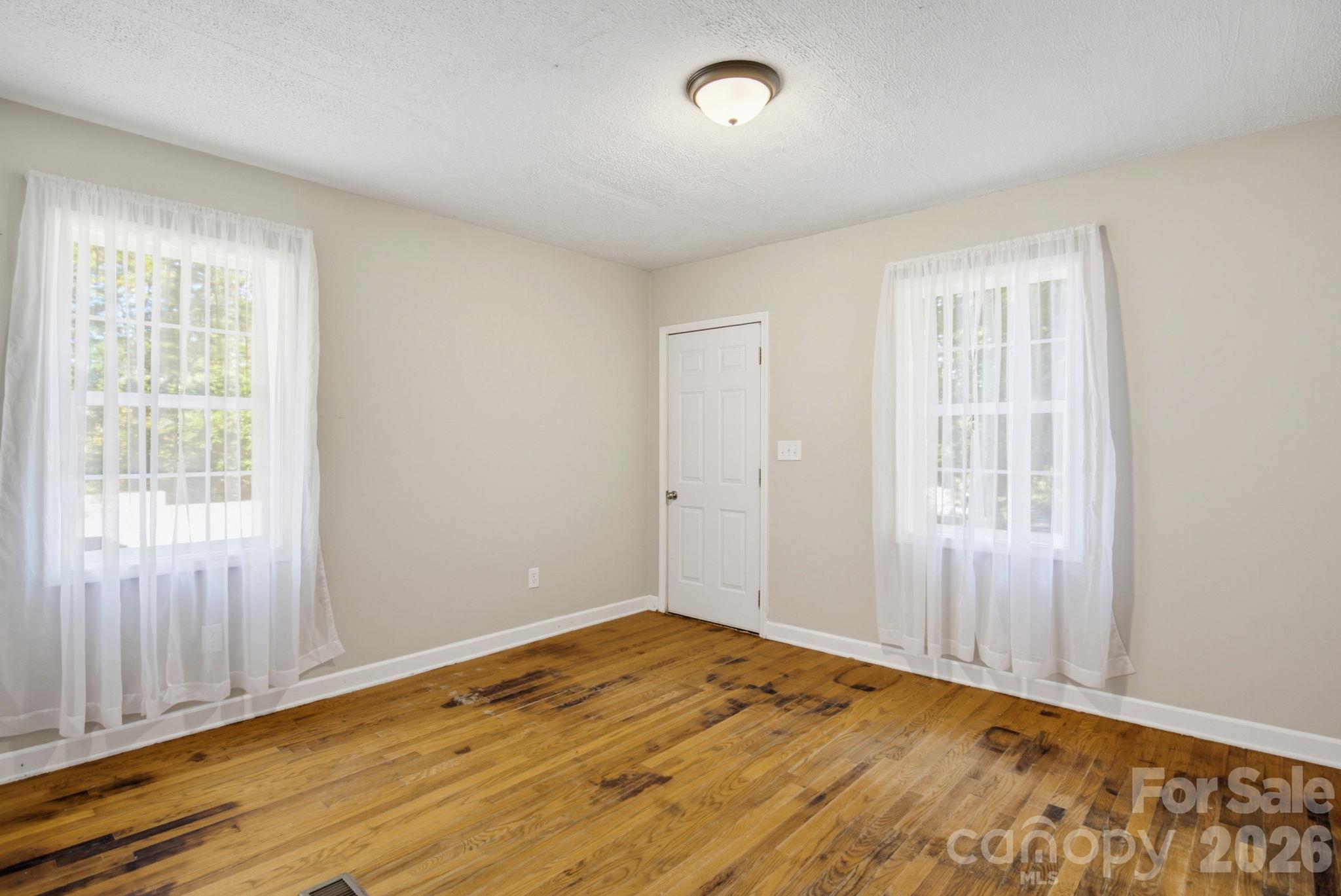 202 E 4th Street Property Photo 15