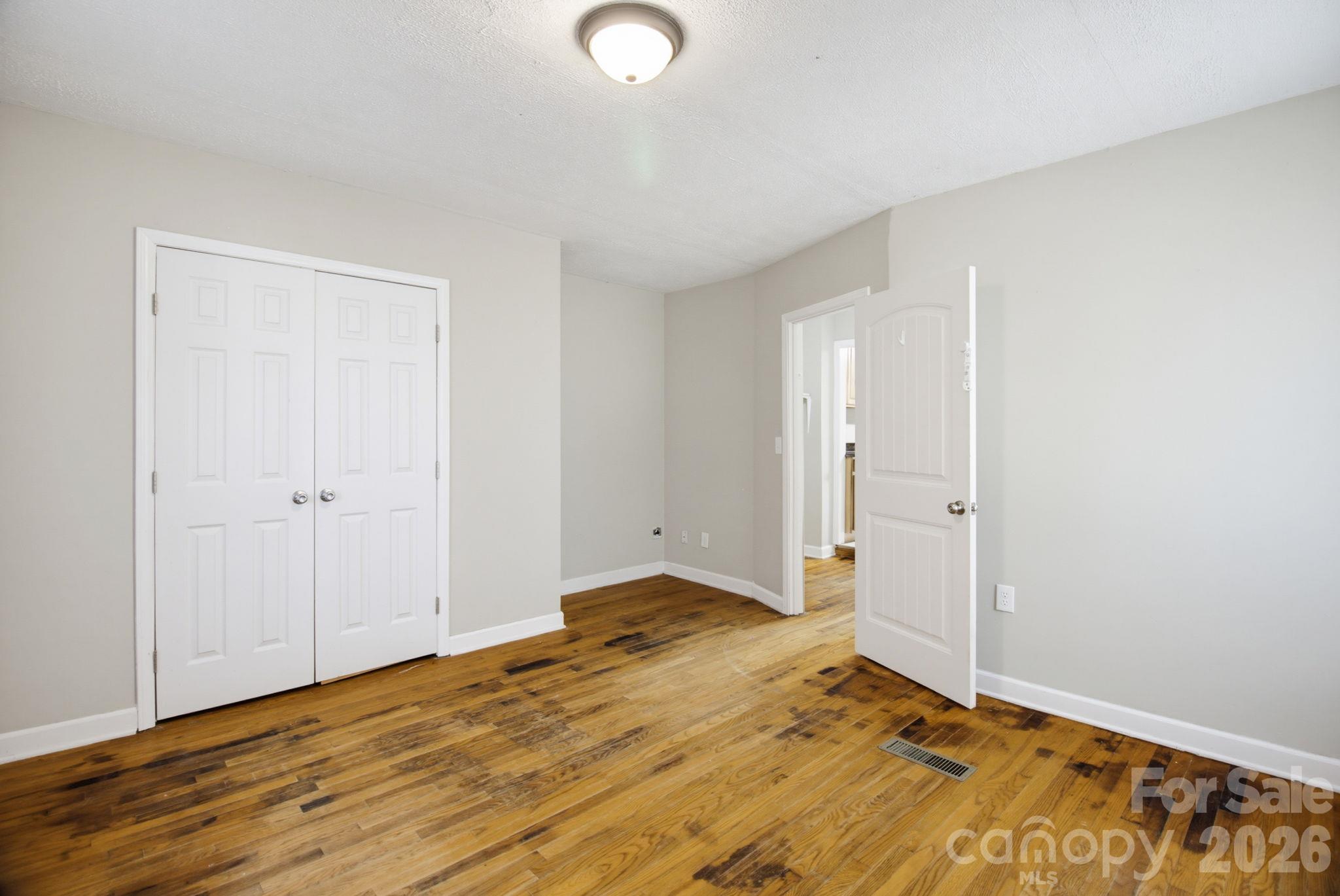 202 E 4th Street Property Photo 17