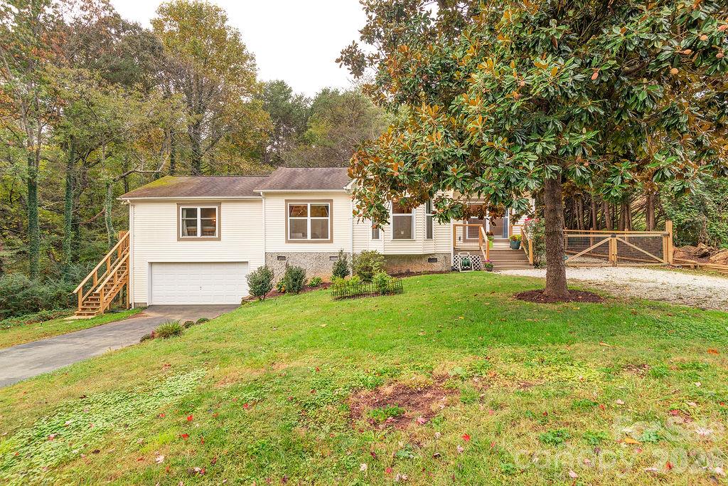 5 Parkway Creek Drive Property Photo 1