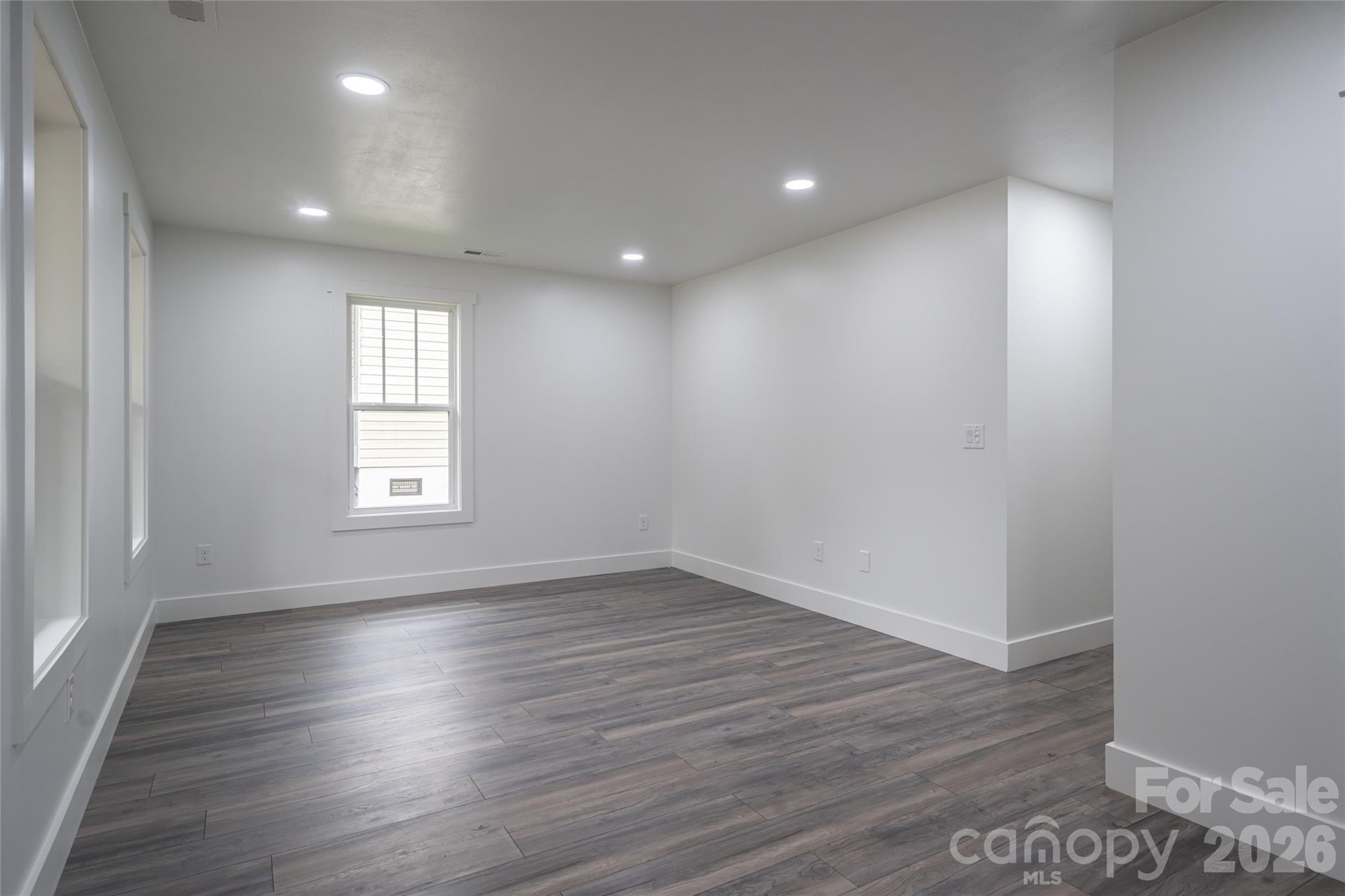 124 Soulshine Court Property Photo 6
