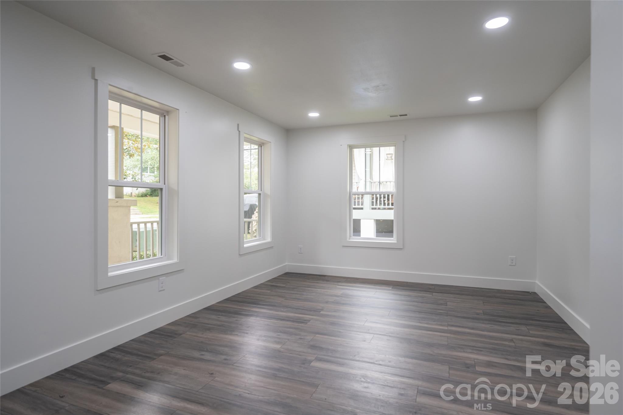 124 Soulshine Court Property Photo 7