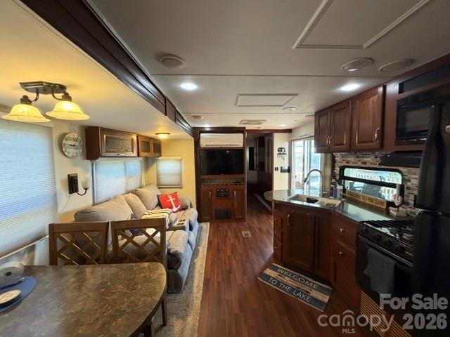 325 Mount View Lane Property Photo 5