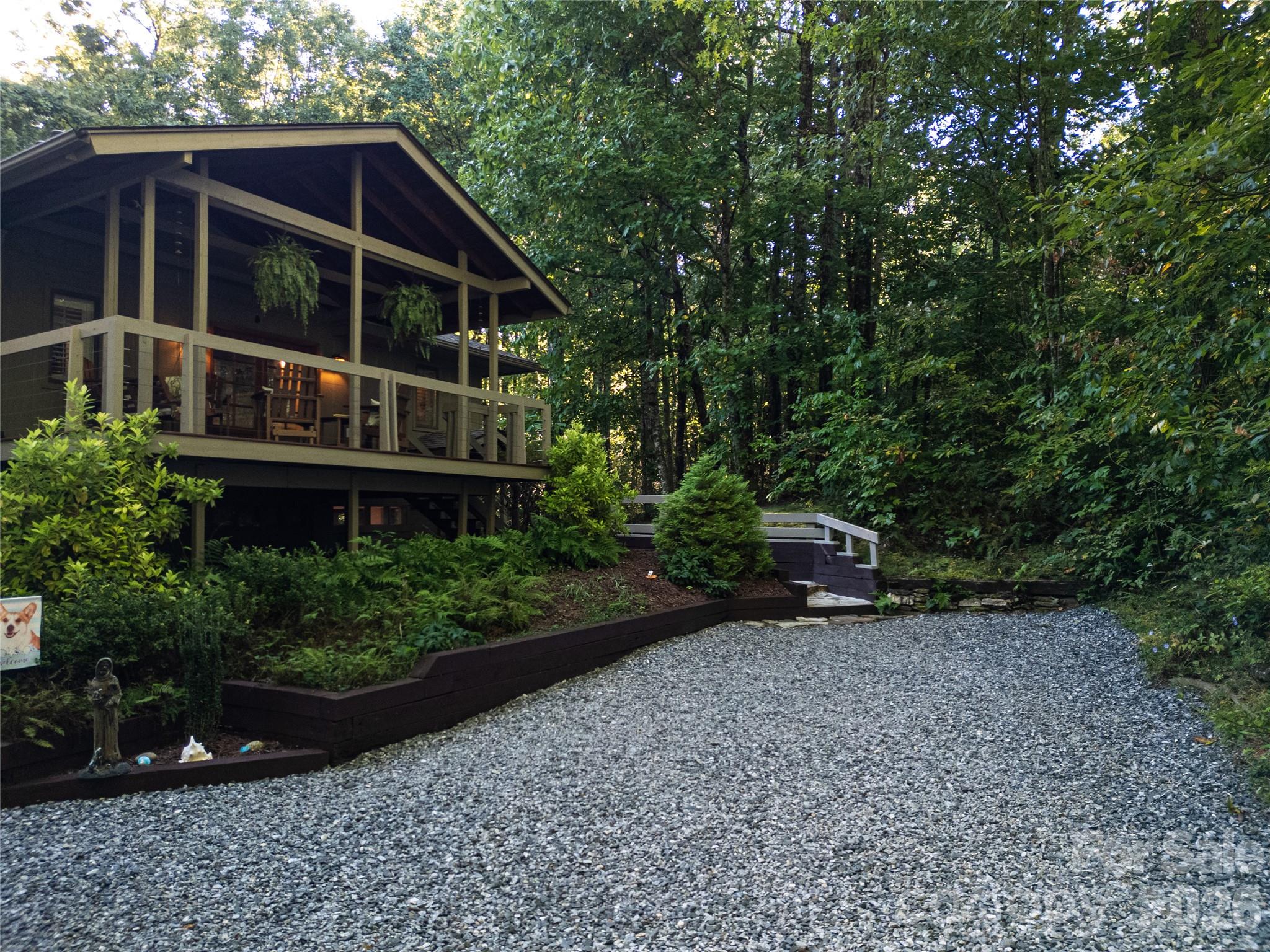 139 Panther Gap Road Property Photo 4