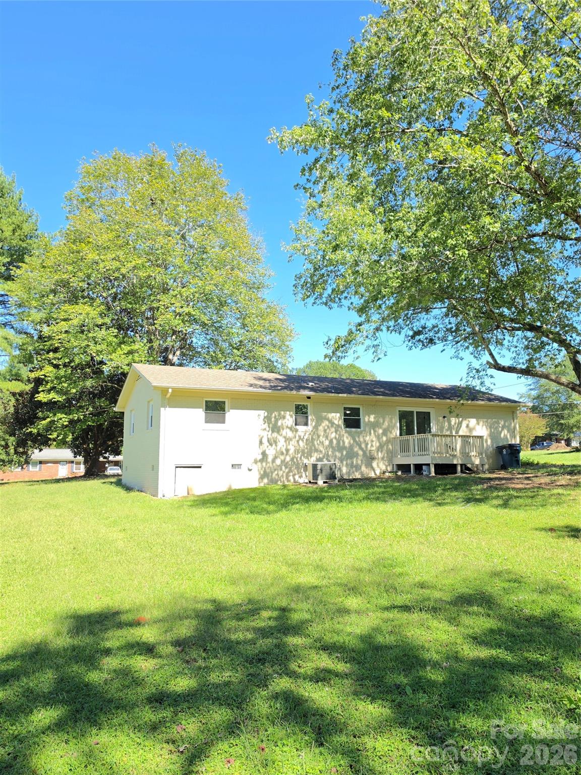582 Winter Park Drive Property Photo 3