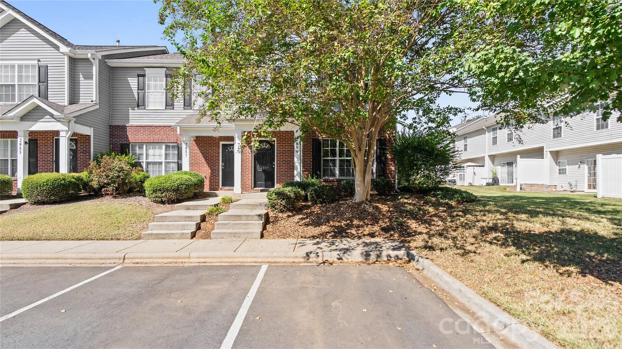 2859 Summergrove Court Property Photo 1