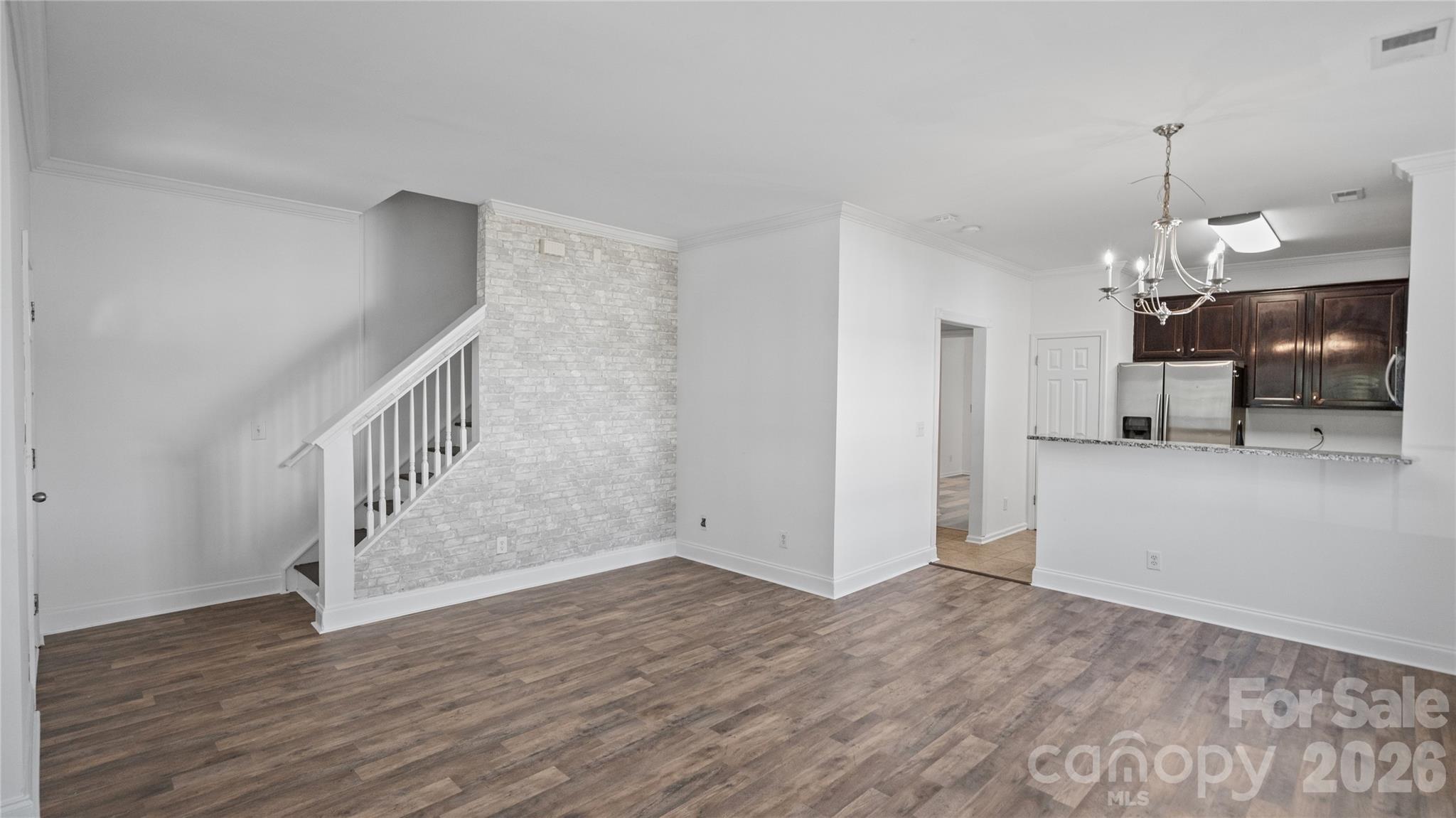 2859 Summergrove Court Property Photo 4