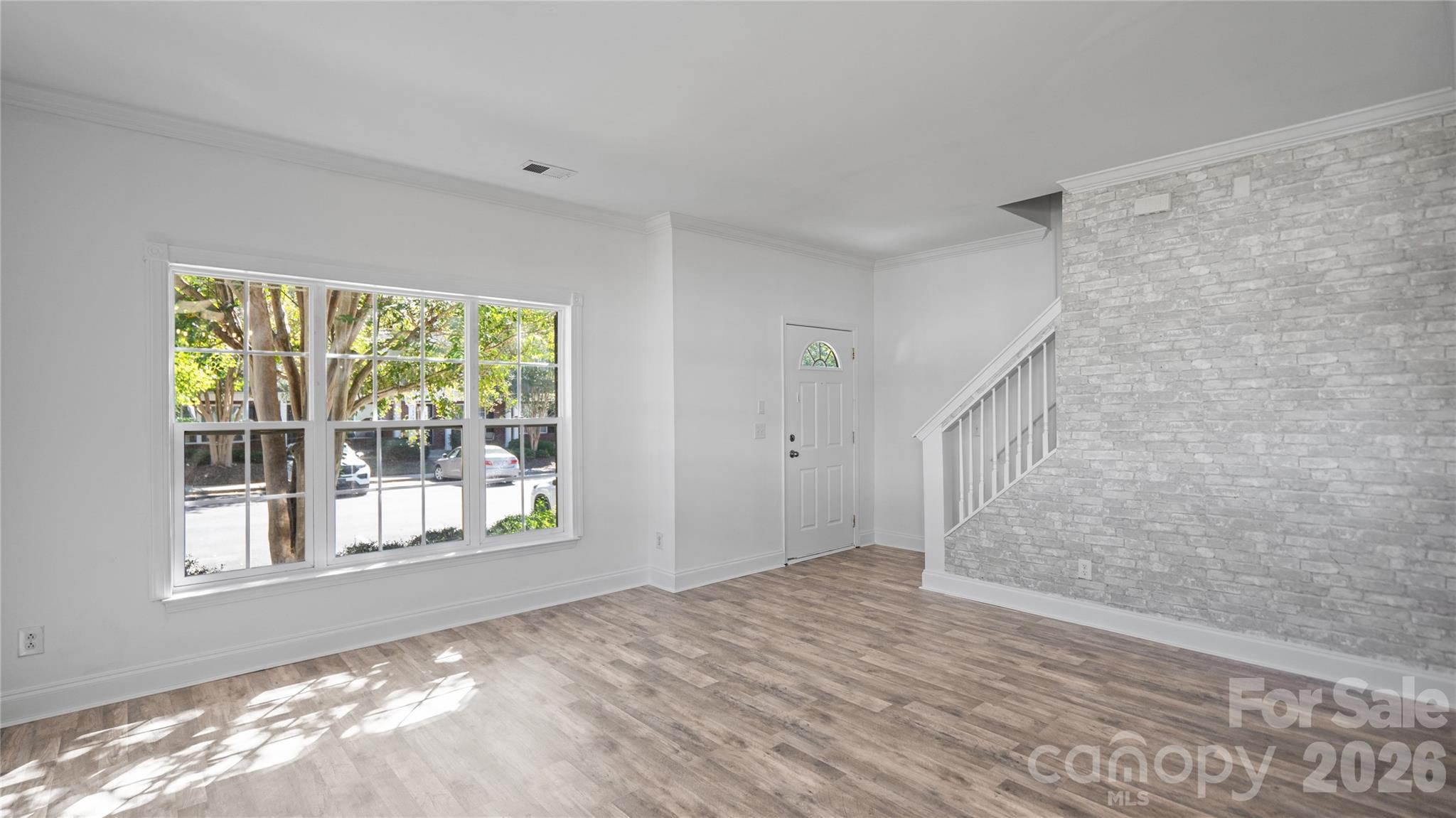 2859 Summergrove Court Property Photo 6