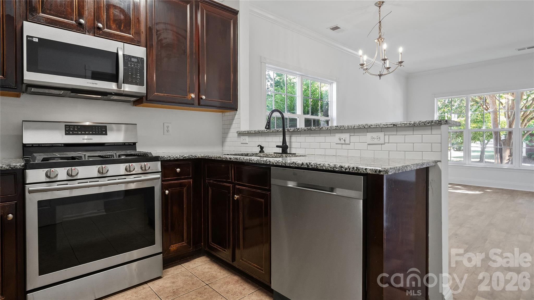 2859 Summergrove Court Property Photo 10