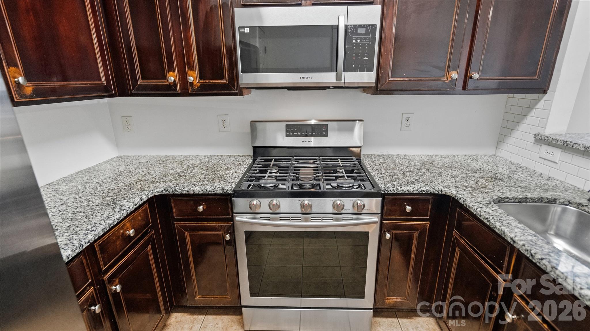 2859 Summergrove Court Property Photo 11