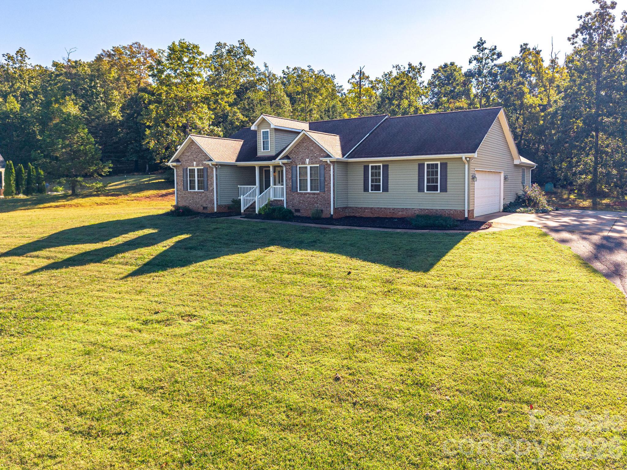 4252 Goodson Road Property Photo 1