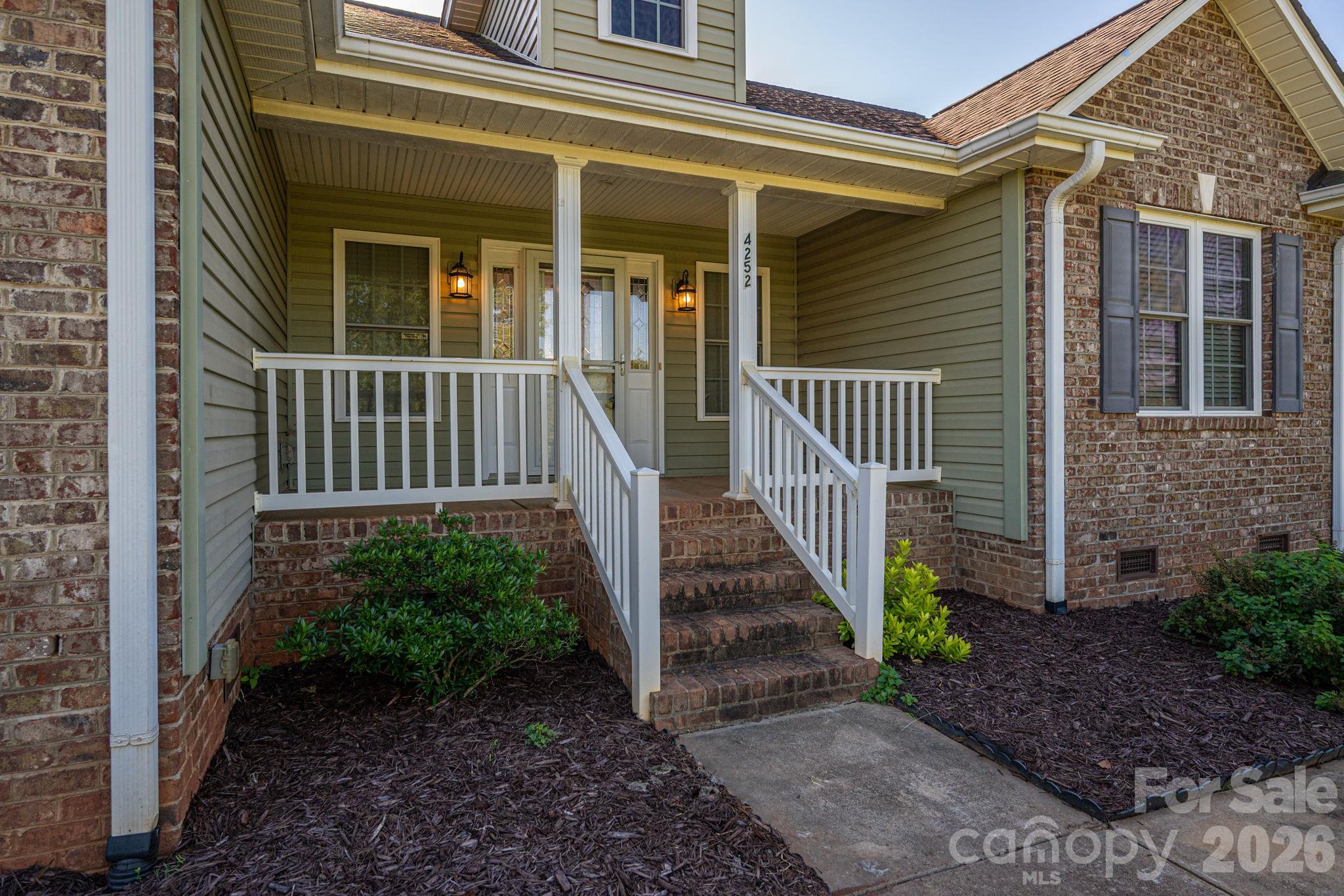4252 Goodson Road Property Photo 9
