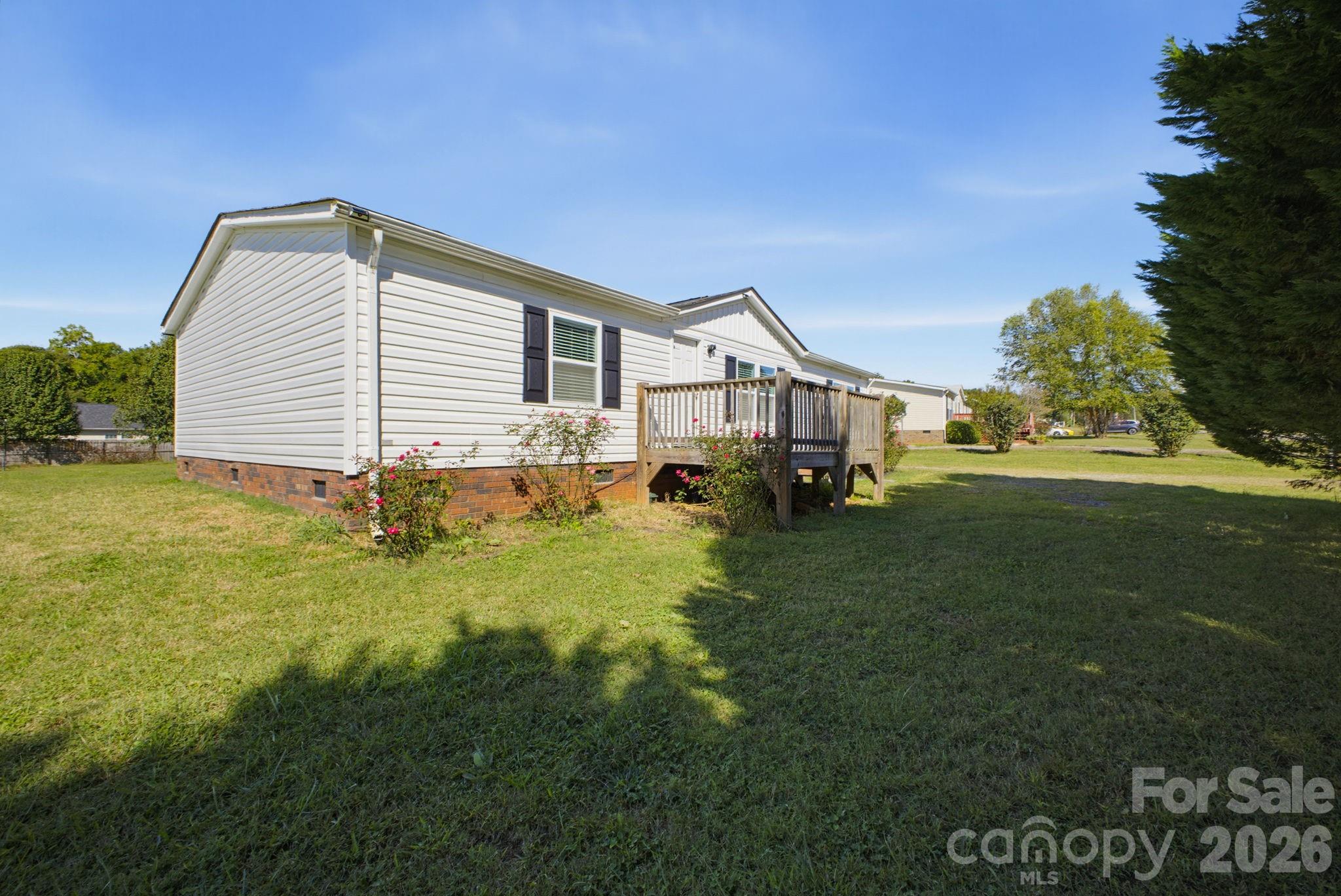 129 Titanium Drive 54 Property Photo 5