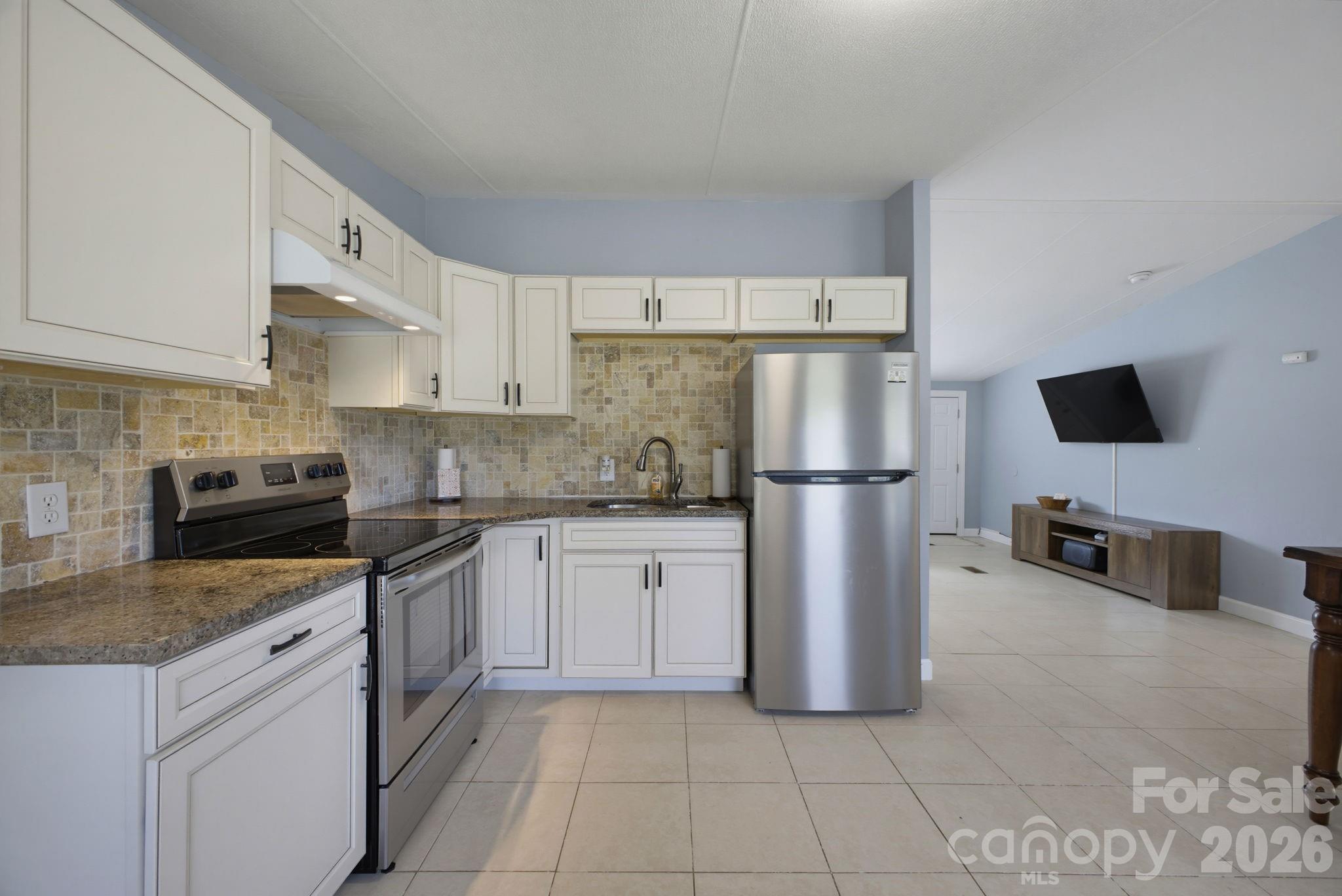 129 Titanium Drive 54 Property Photo 15