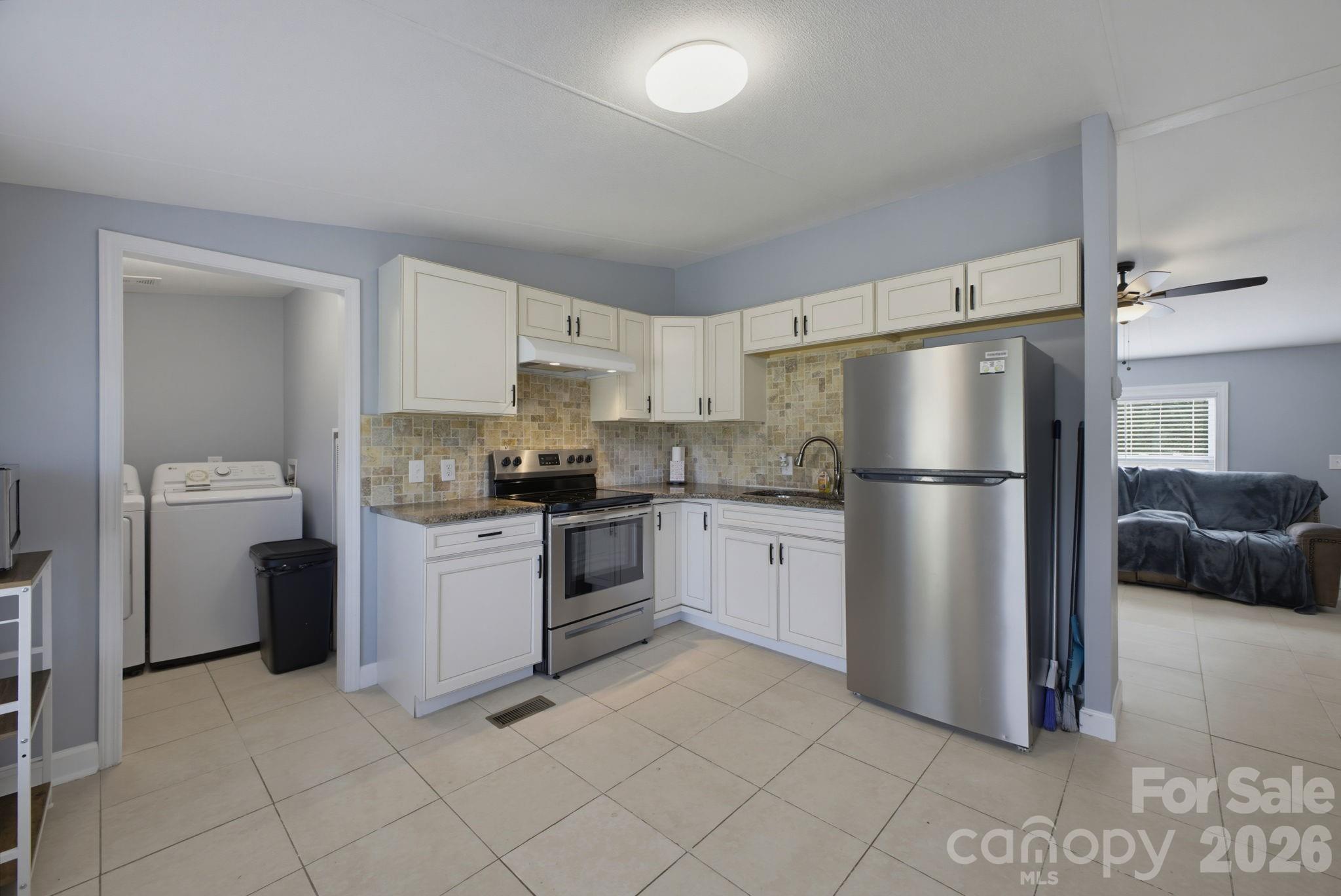 129 Titanium Drive 54 Property Photo 16