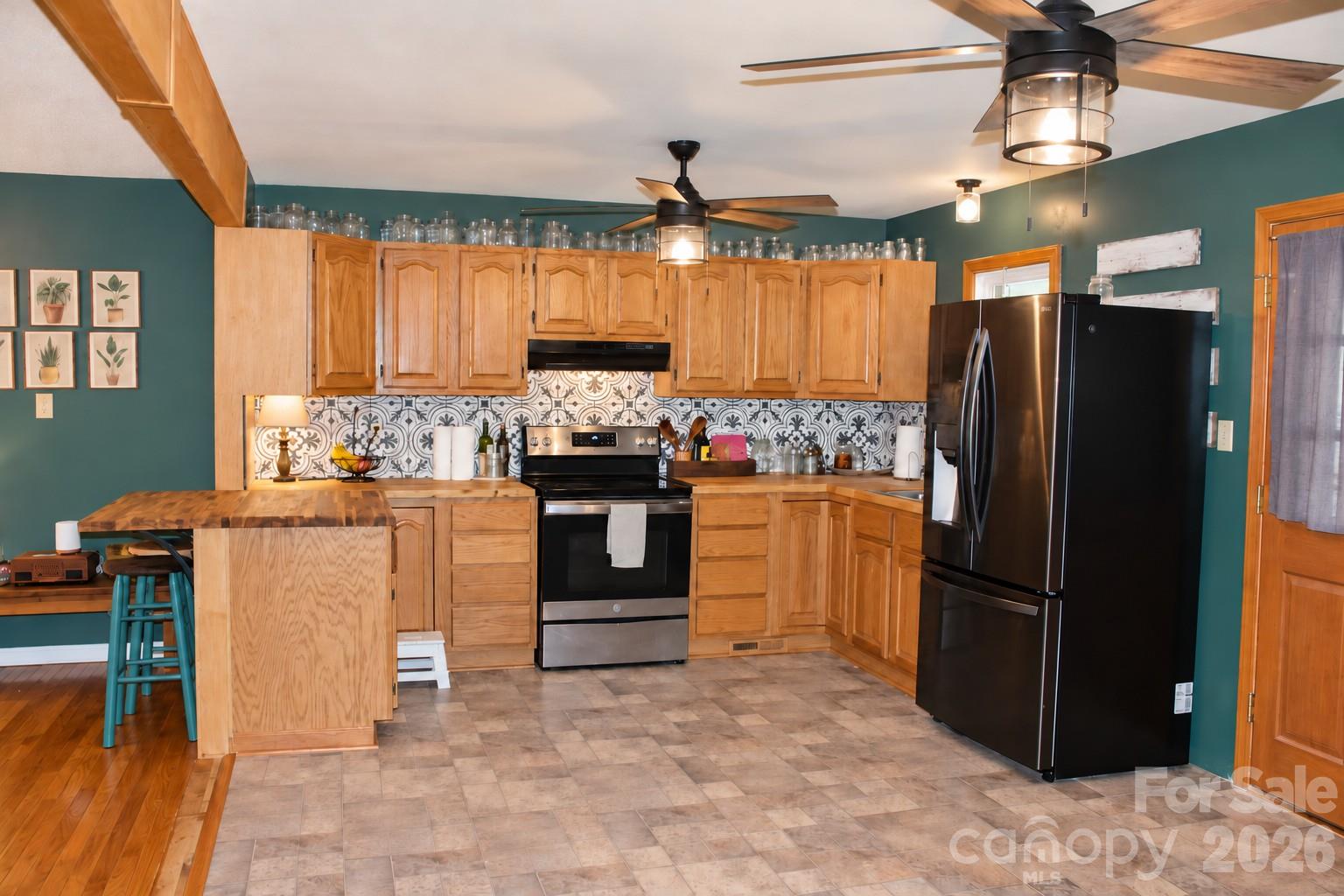4935 Fish Pond Road Property Photo 3