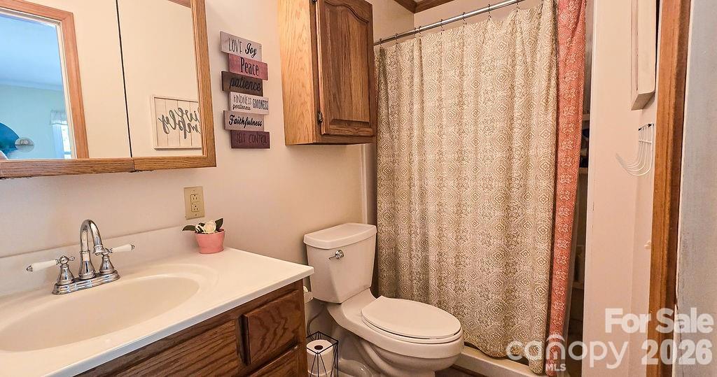 4935 Fish Pond Road Property Photo 7