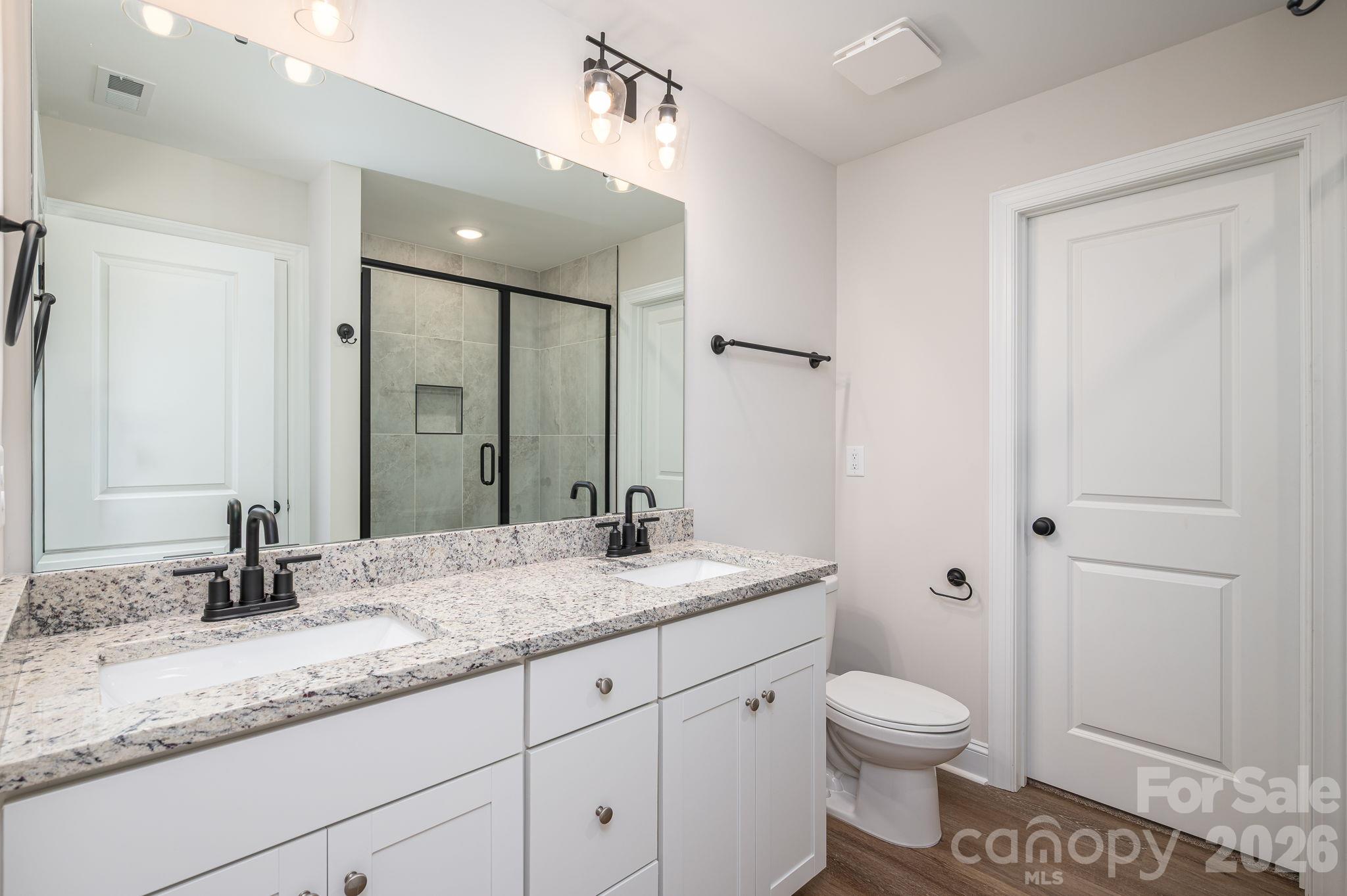 411 Lee Street Property Photo 5