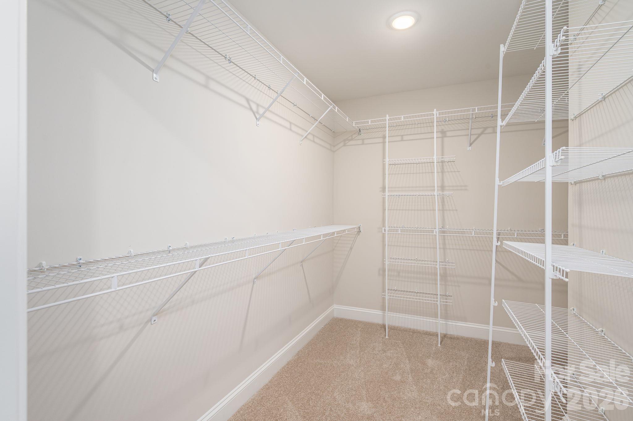 411 Lee Street Property Photo 7