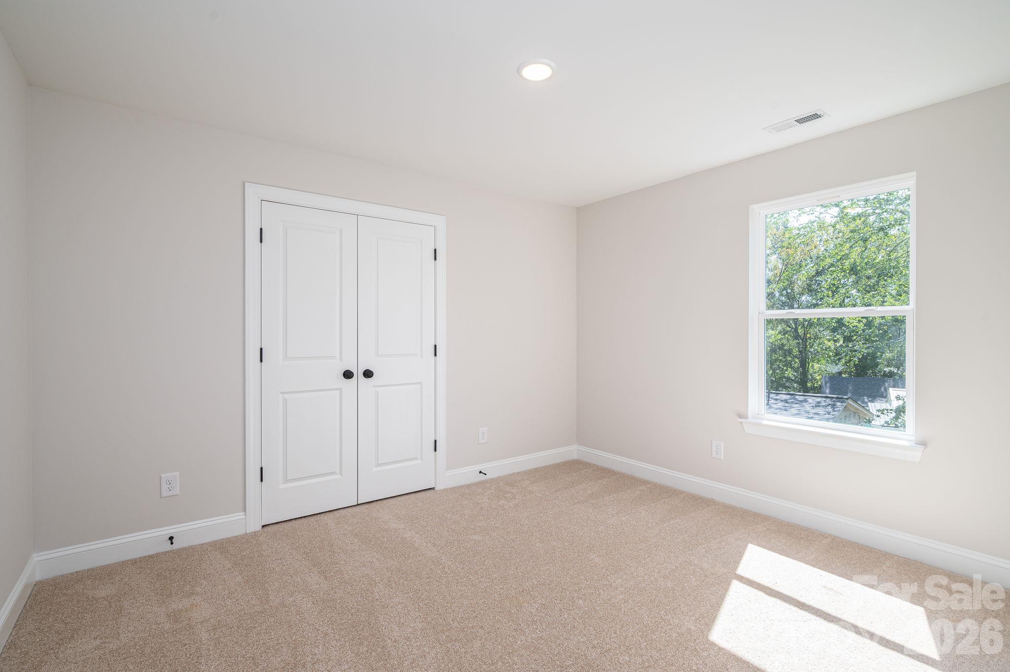 411 Lee Street Property Photo 12