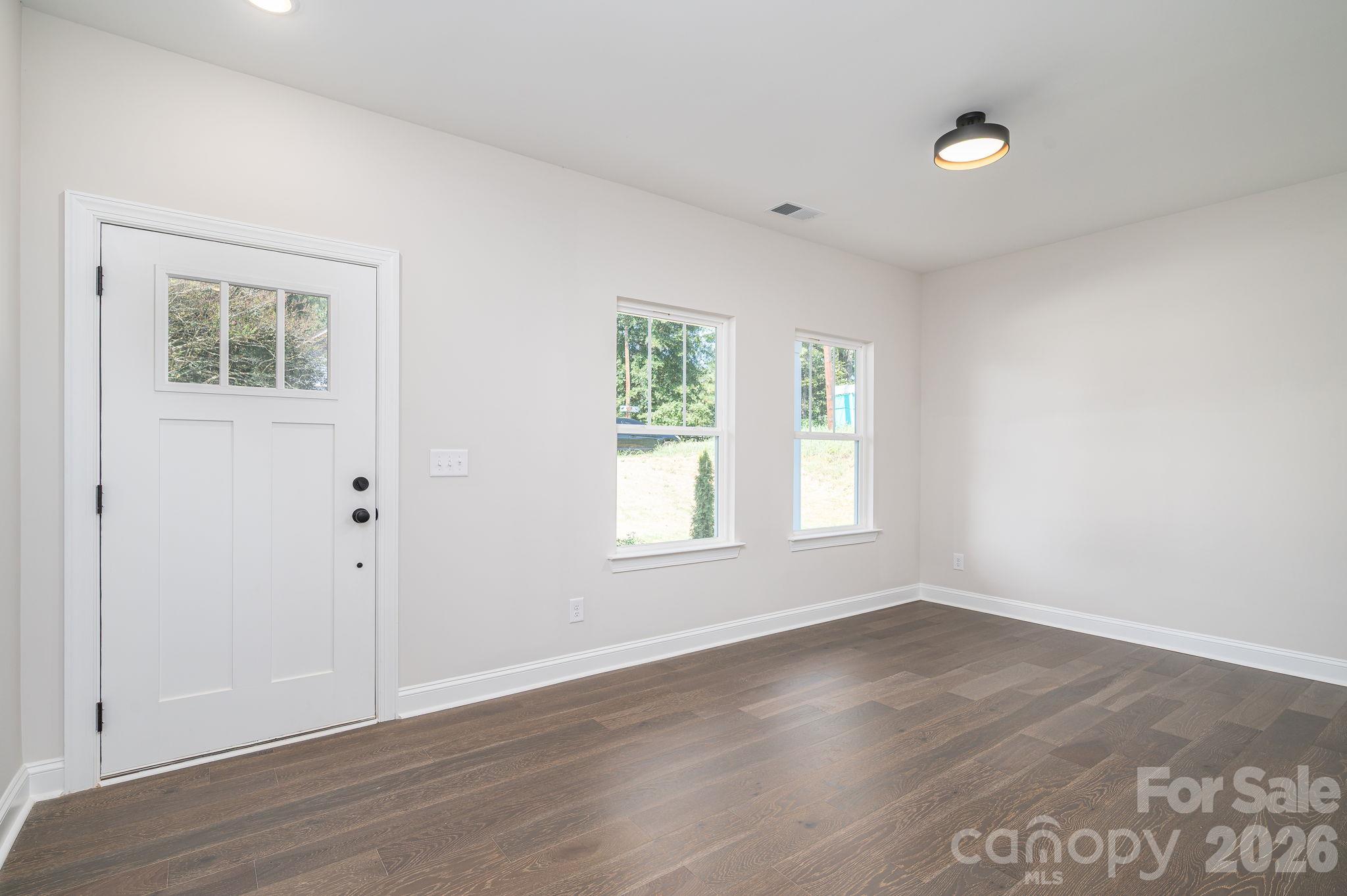 411 Lee Street Property Photo 14