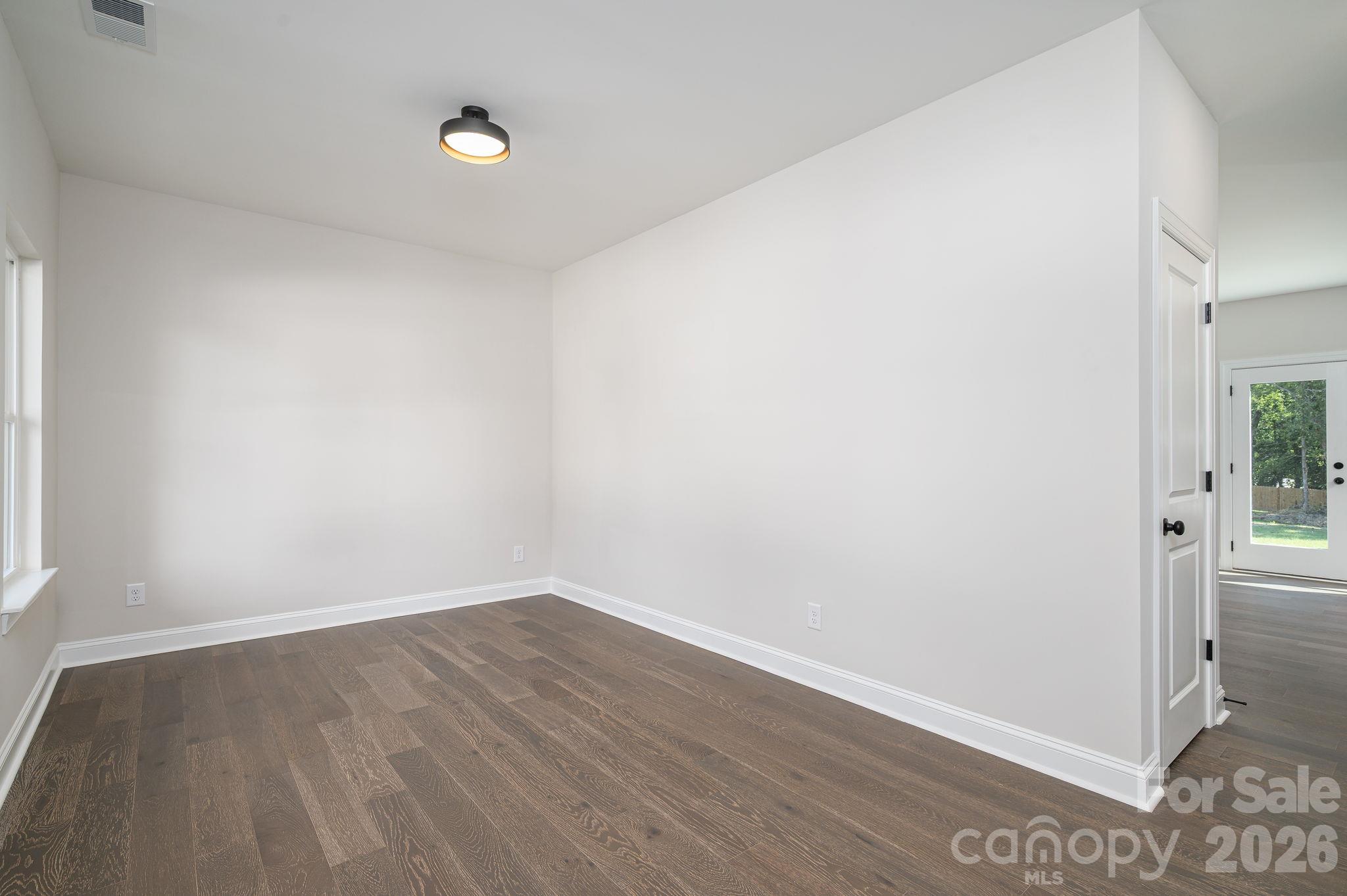 411 Lee Street Property Photo 16