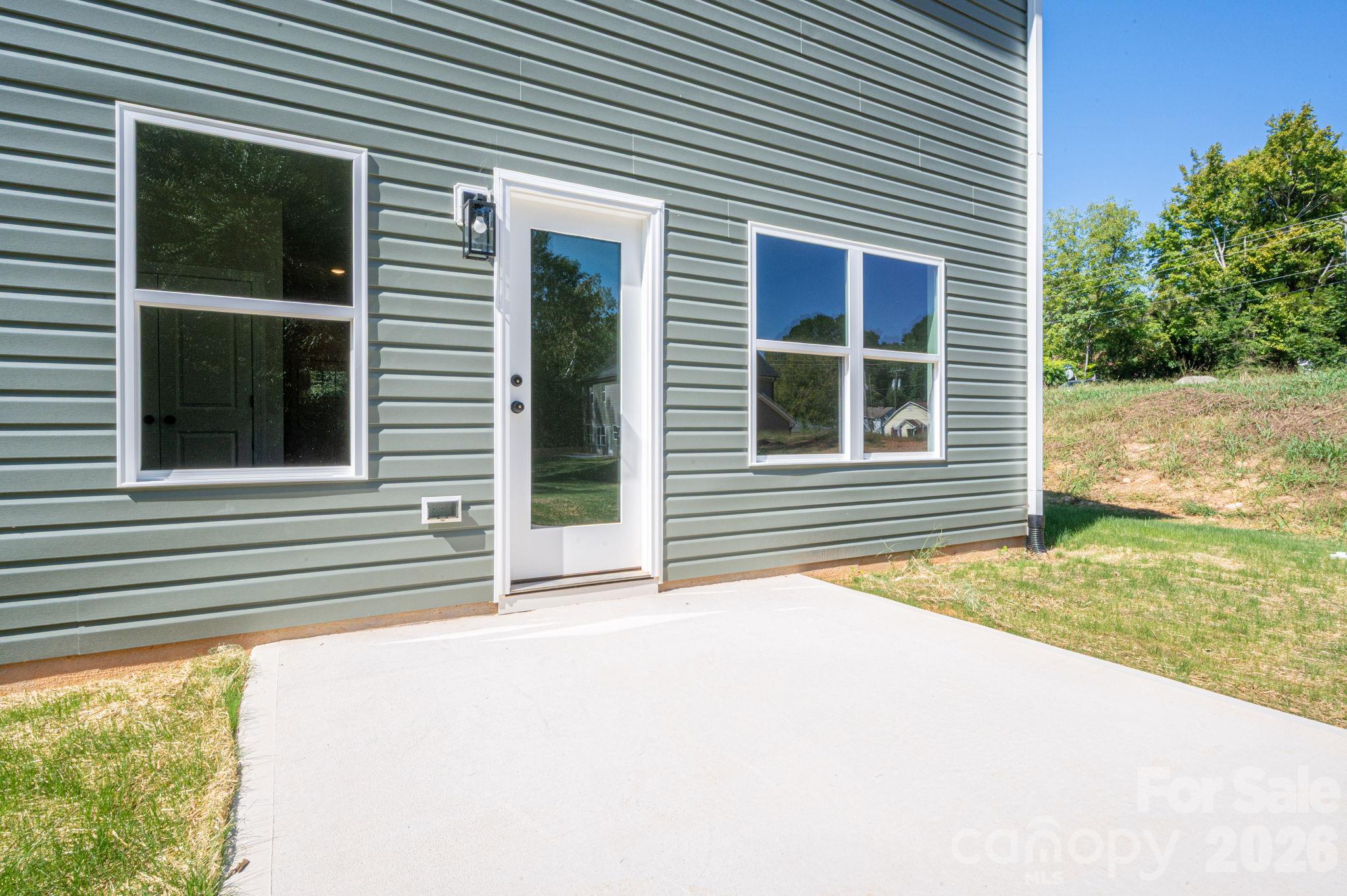 411 Lee Street Property Photo 19