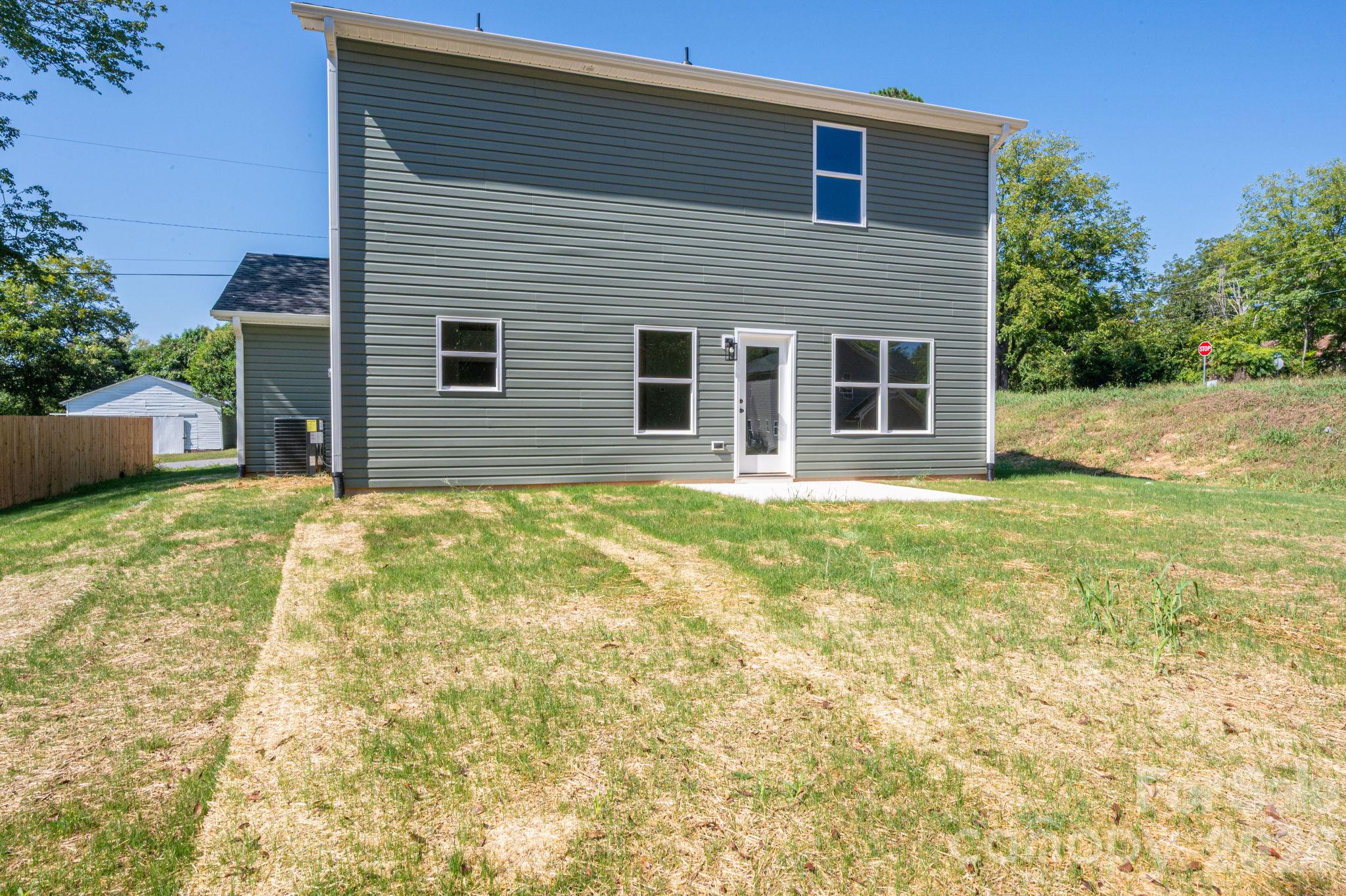 411 Lee Street Property Photo 21