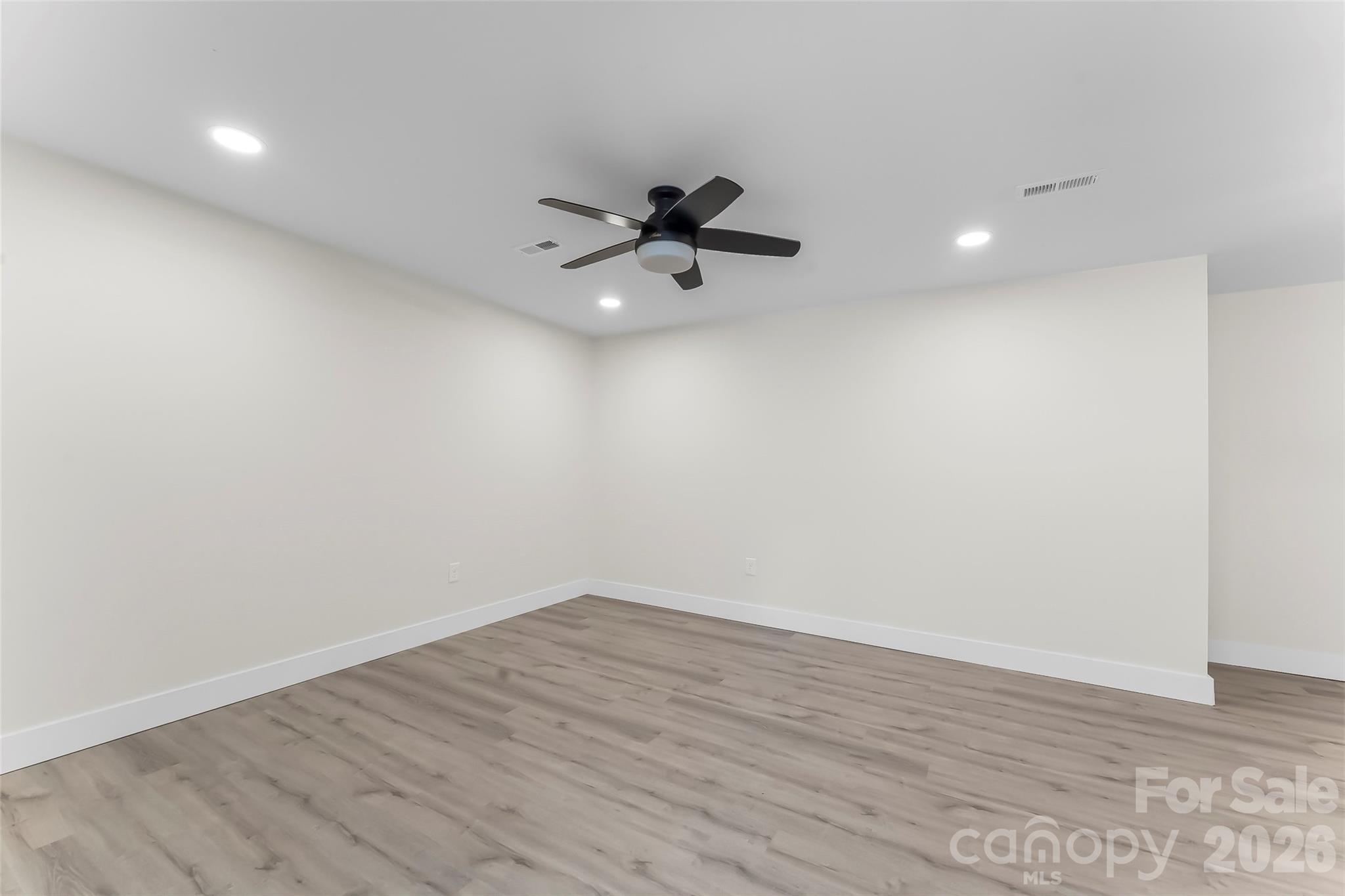 2366 W Paradise Harbor Drive Property Photo 33