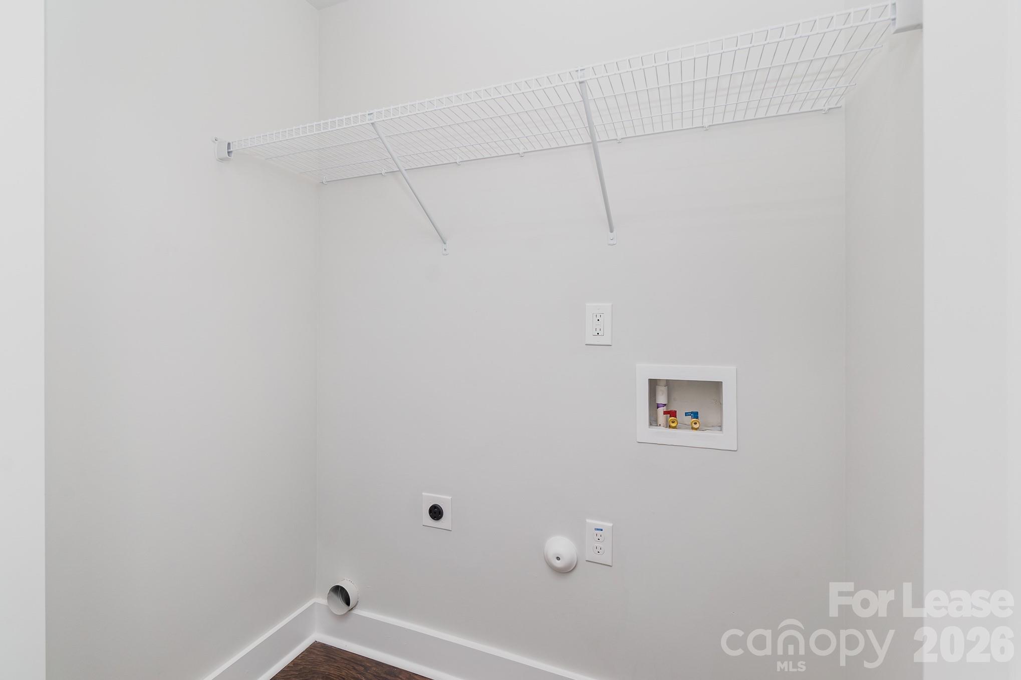 400 W 9th Street Property Photo 17