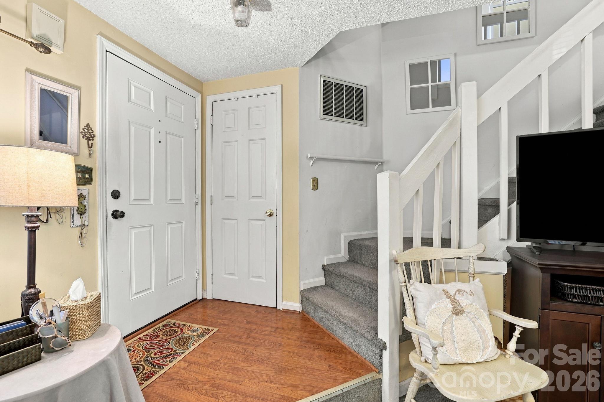 8256 Golf Ridge Drive Property Photo 9