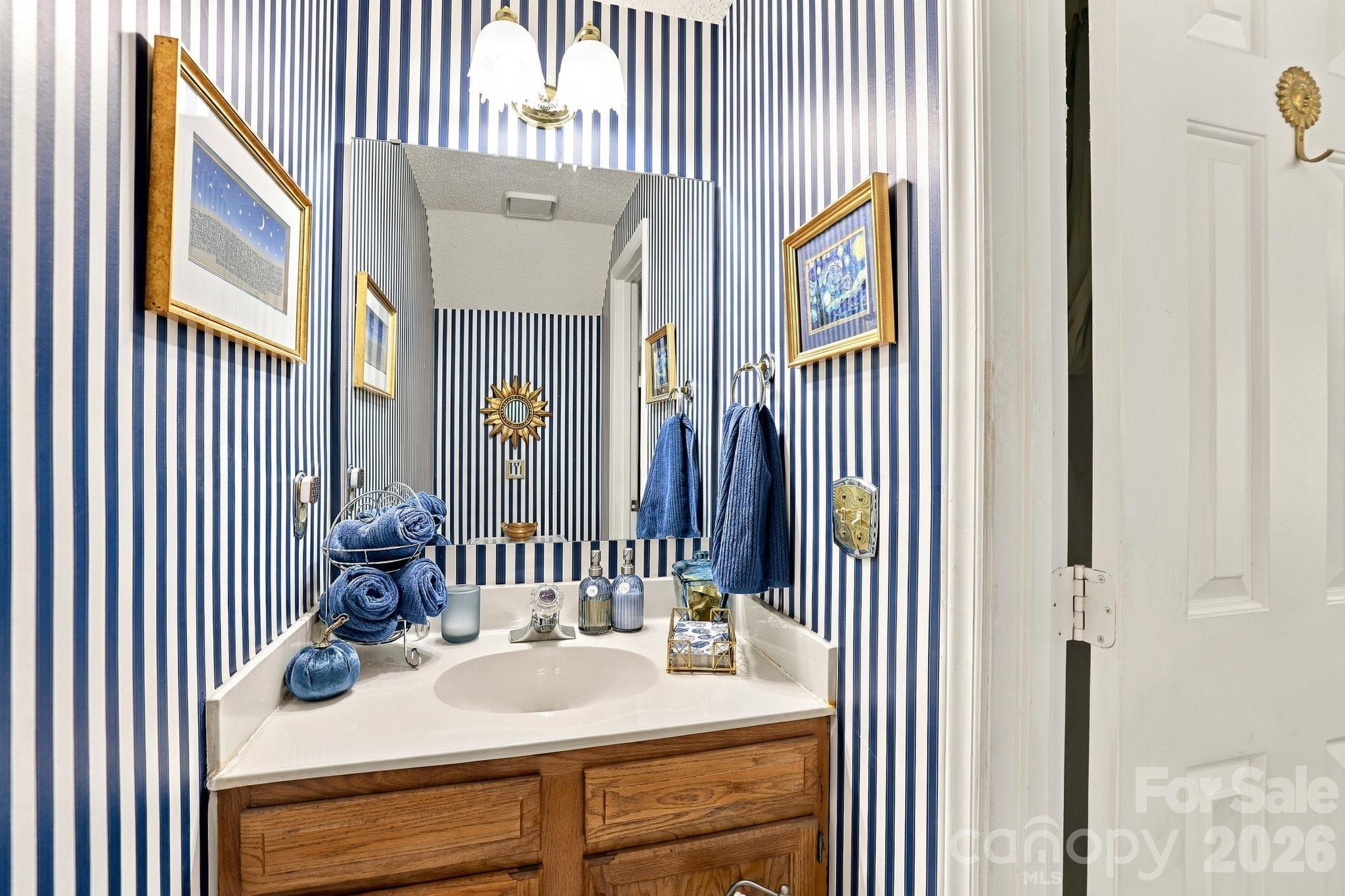 8256 Golf Ridge Drive Property Photo 11