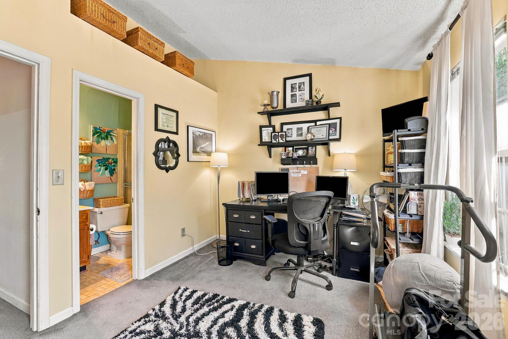 8256 Golf Ridge Drive Property Photo 14
