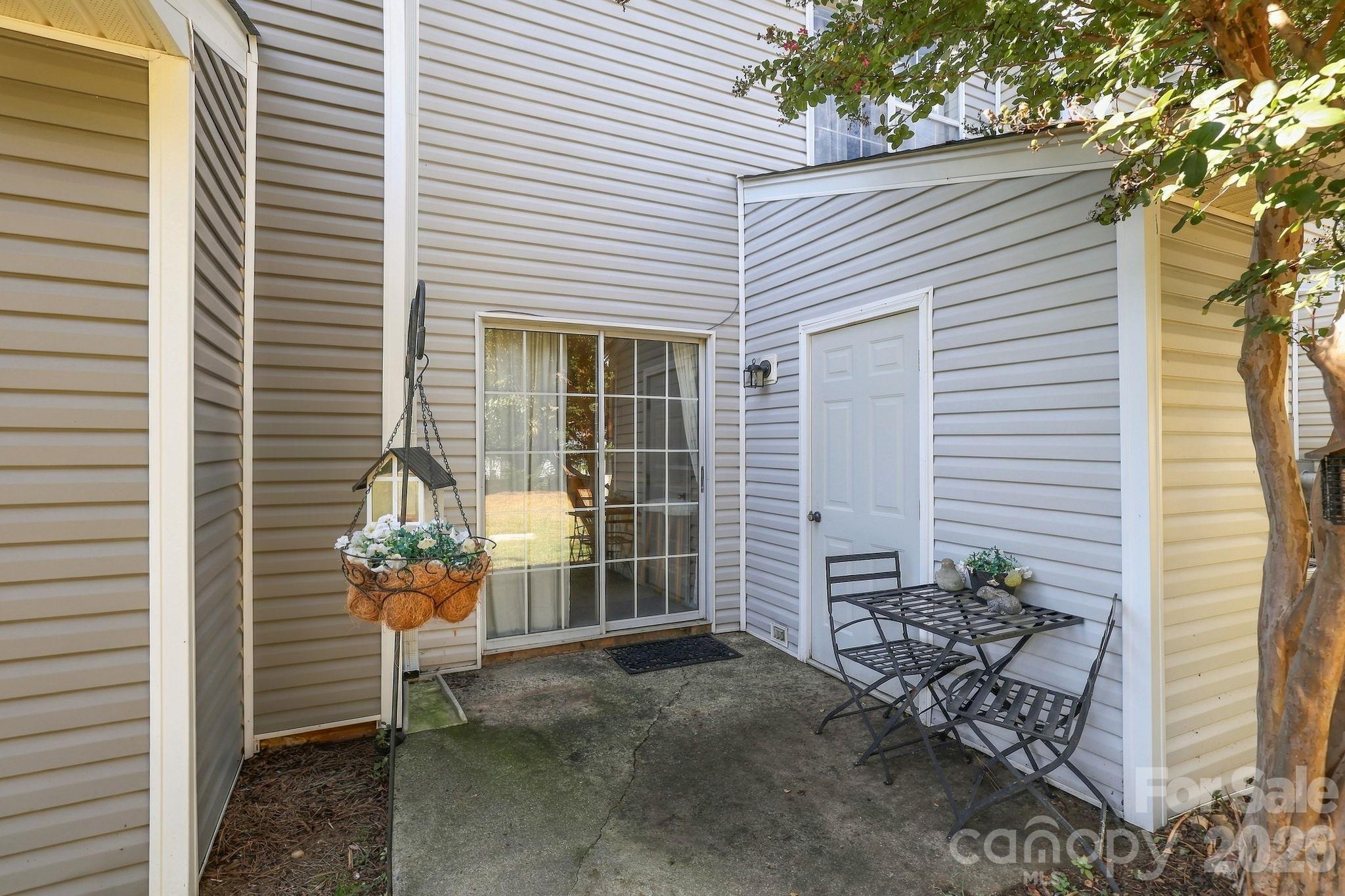 8256 Golf Ridge Drive Property Photo 16