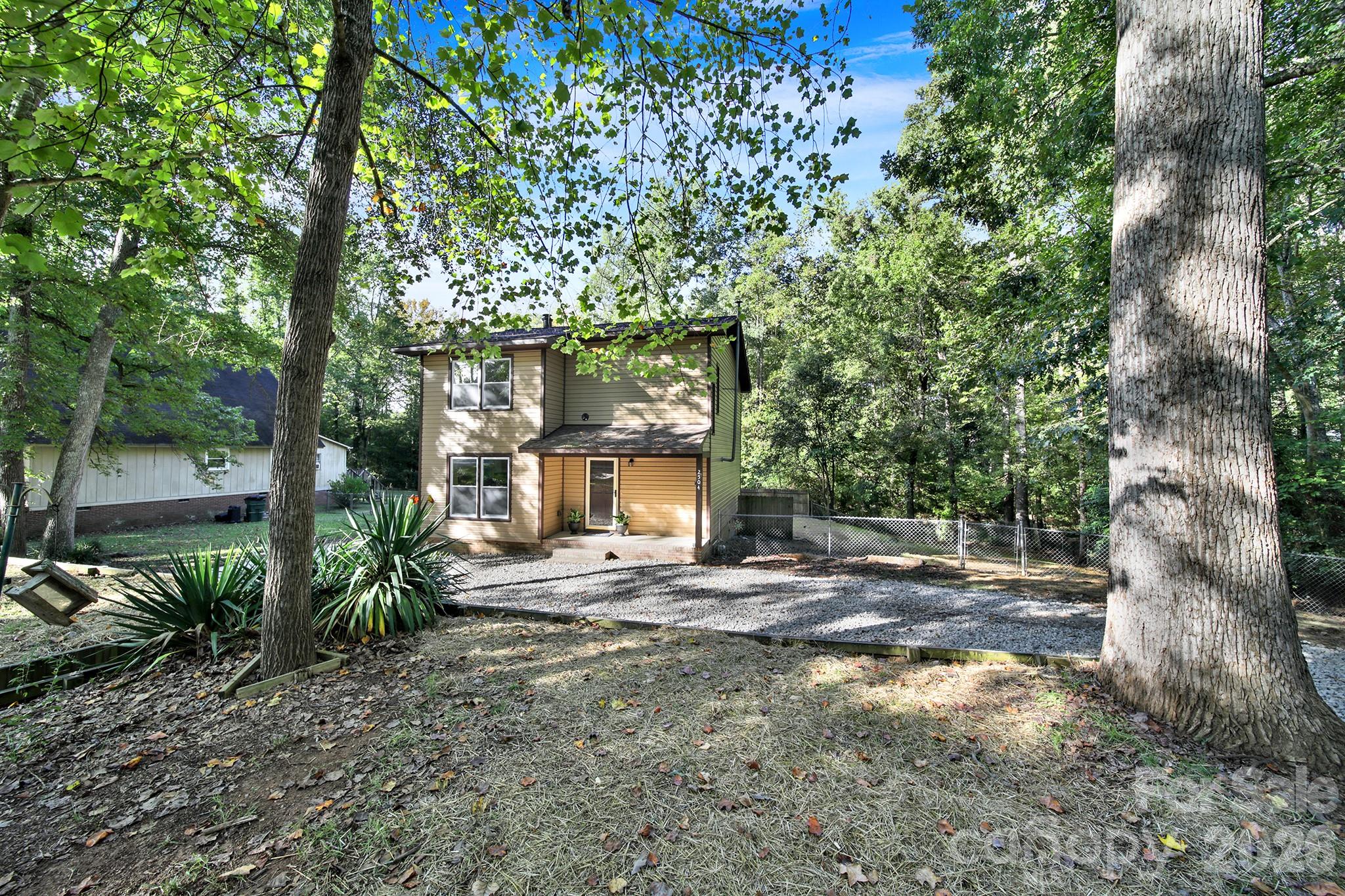 2504 Downey Drive Property Photo 2