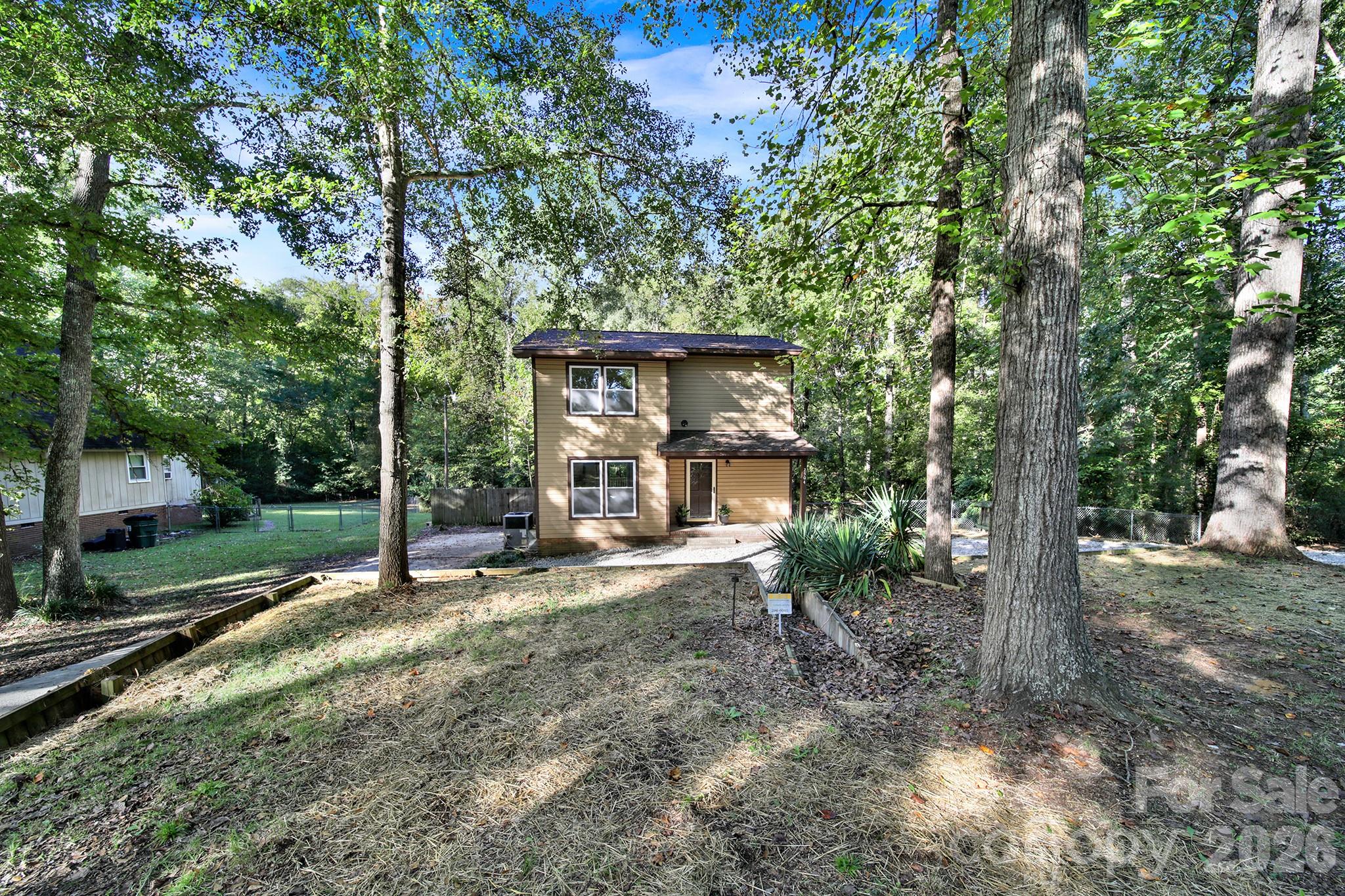 2504 Downey Drive Property Photo 3