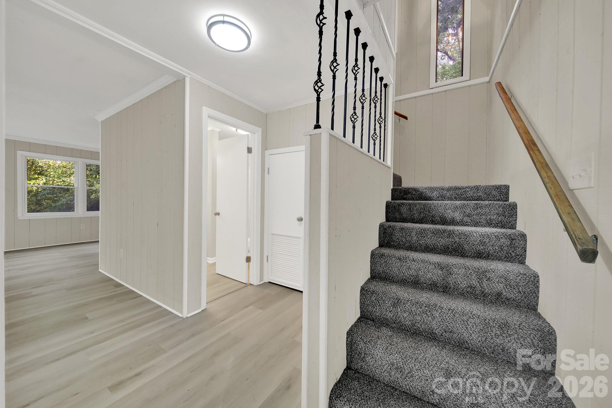 2504 Downey Drive Property Photo 10