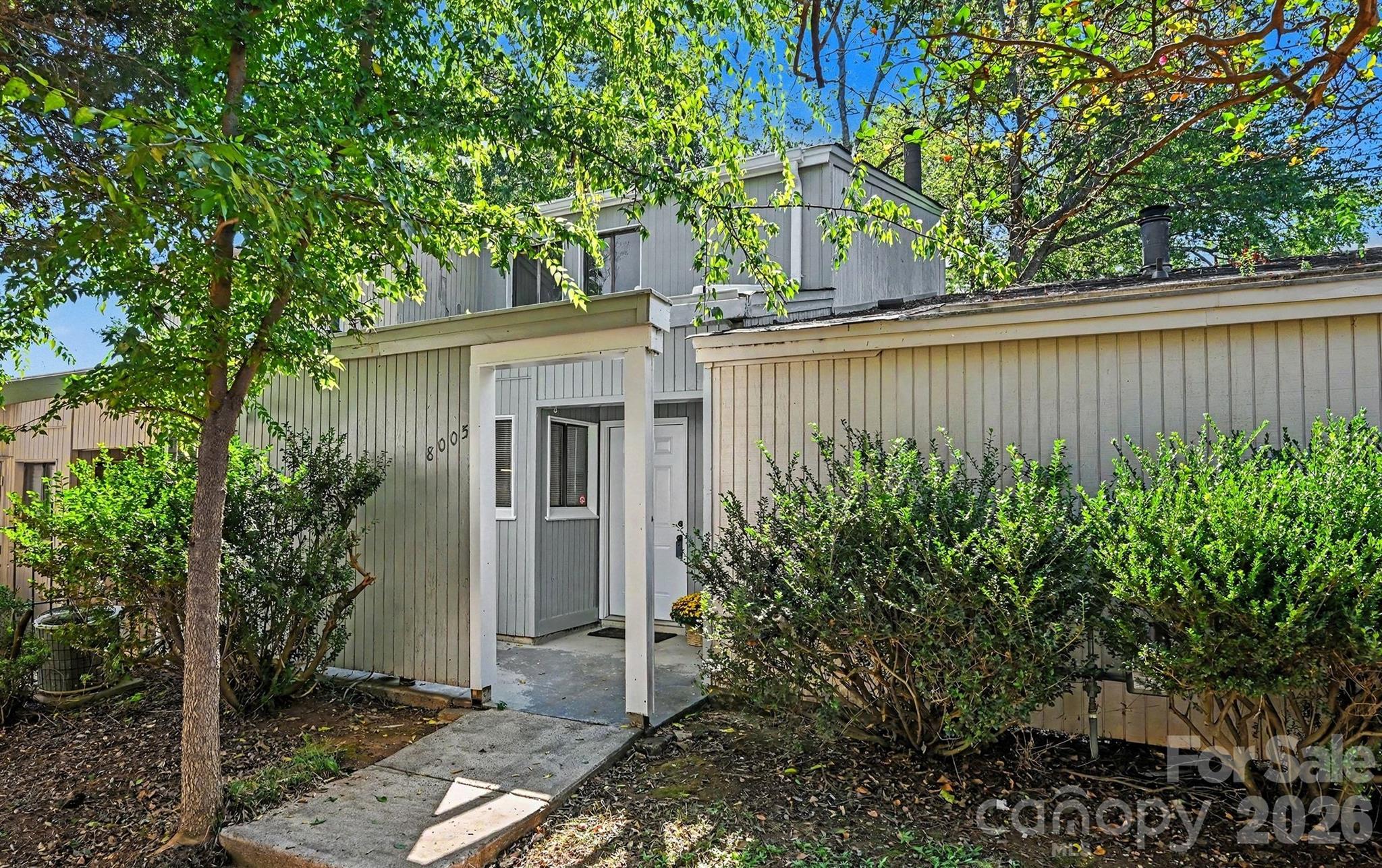 8005 Horse Chestnut Lane Property Photo 1