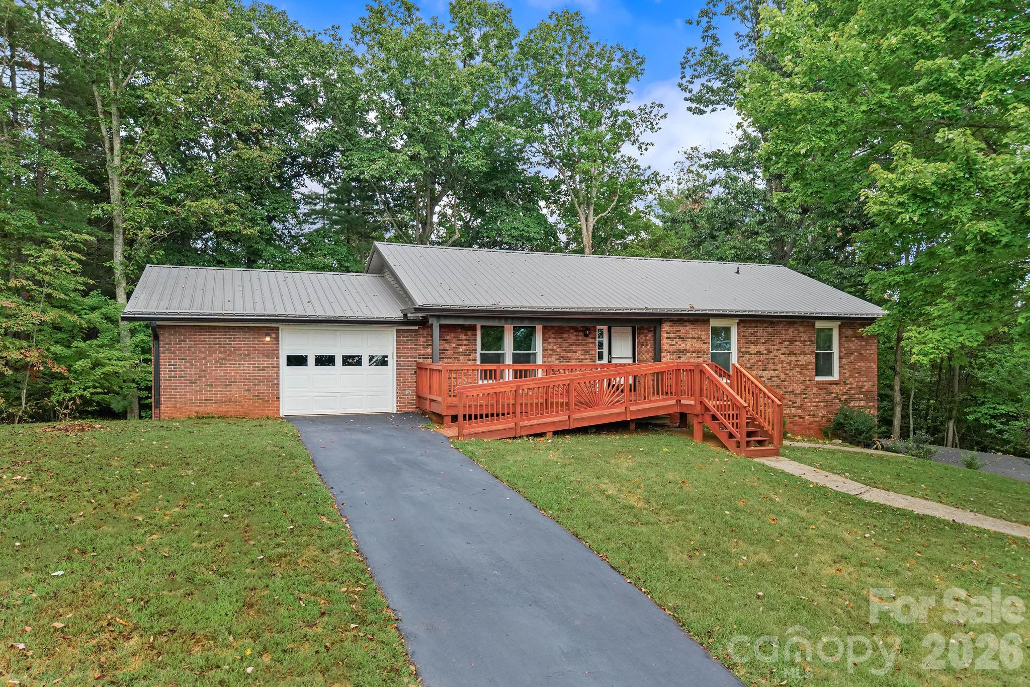 431 Pine Ridge Road Property Photo 1