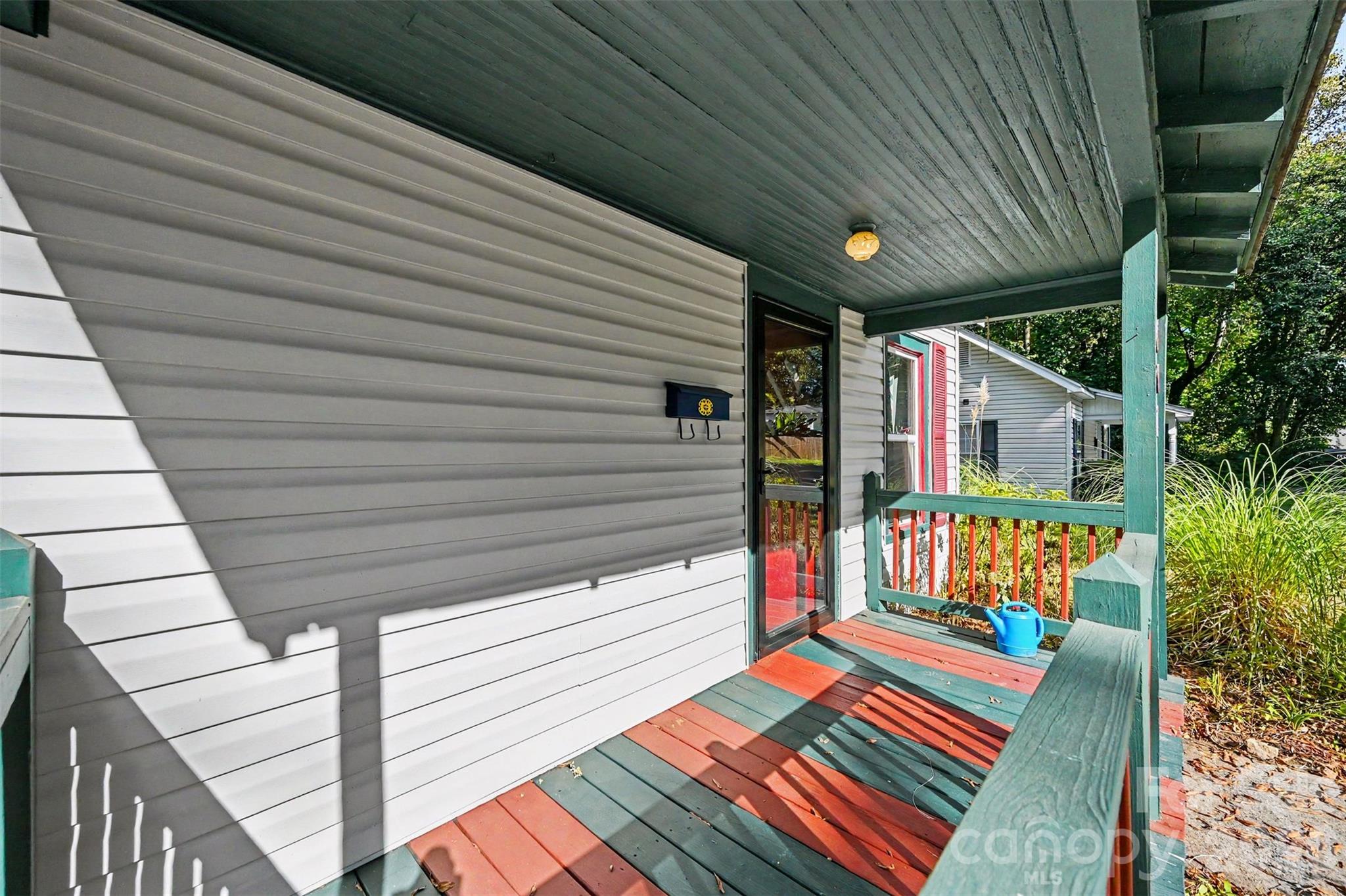 607 S Harding Avenue Property Photo 5