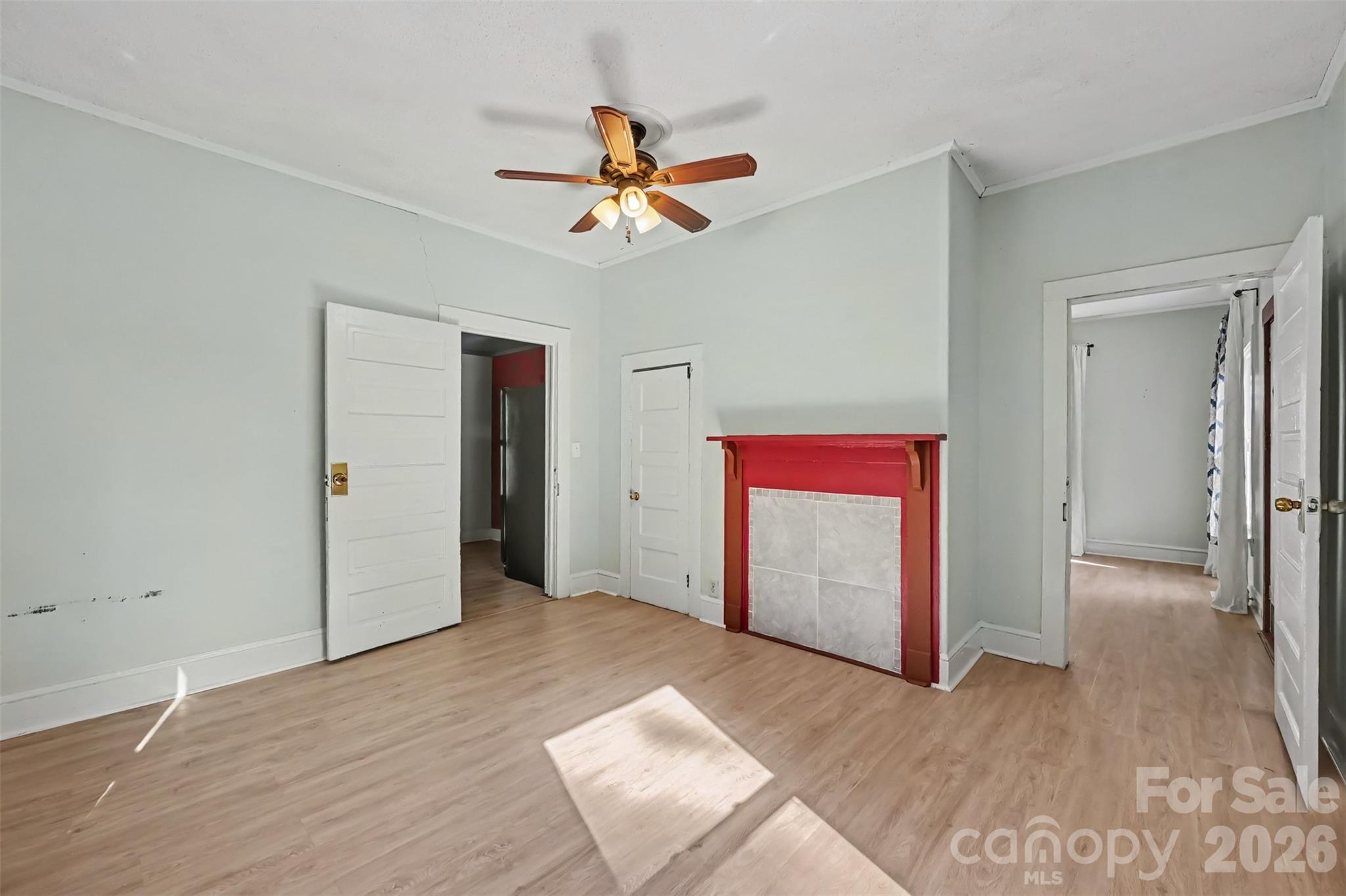 607 S Harding Avenue Property Photo 9