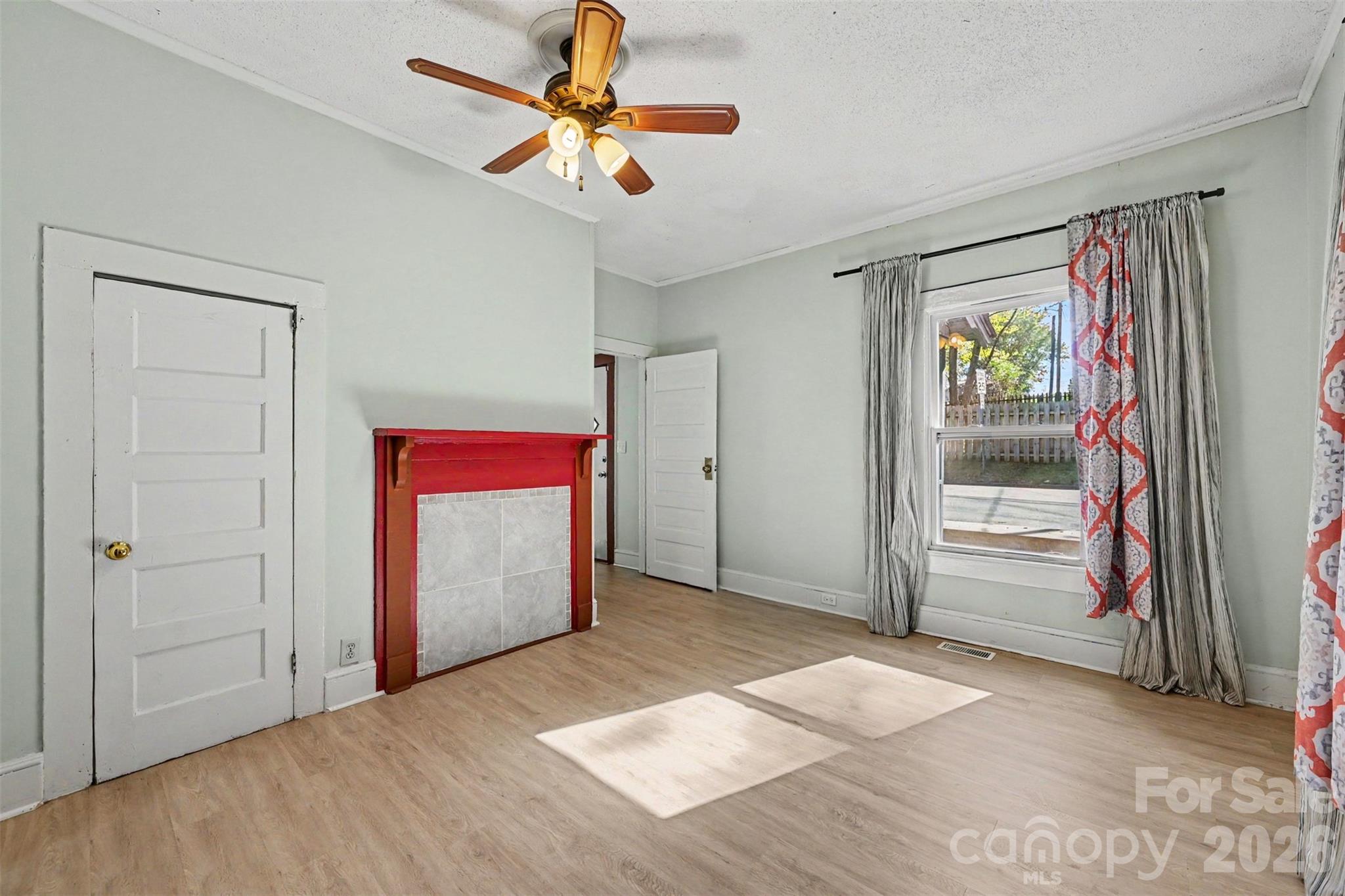 607 S Harding Avenue Property Photo 11