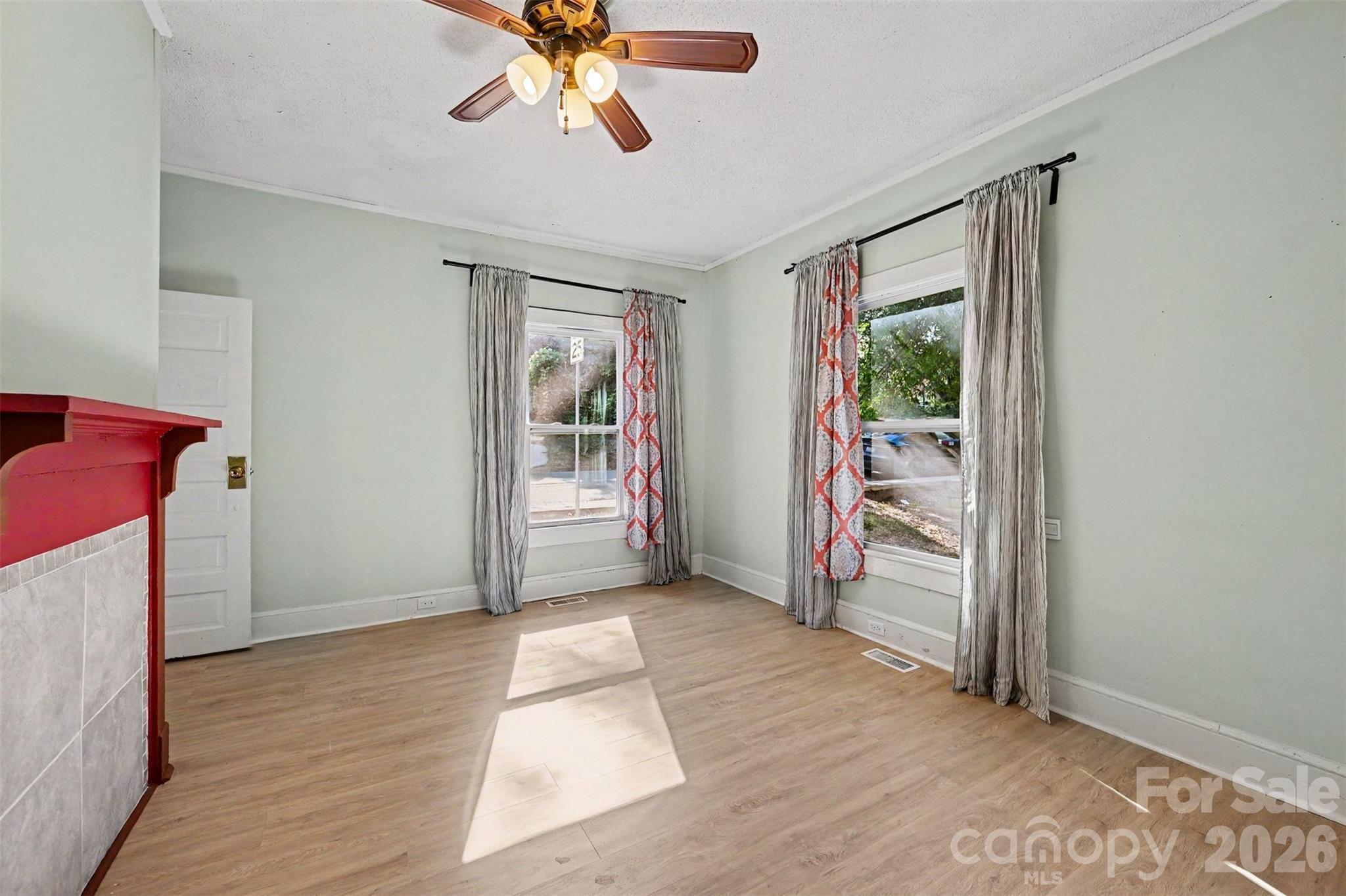 607 S Harding Avenue Property Photo 12