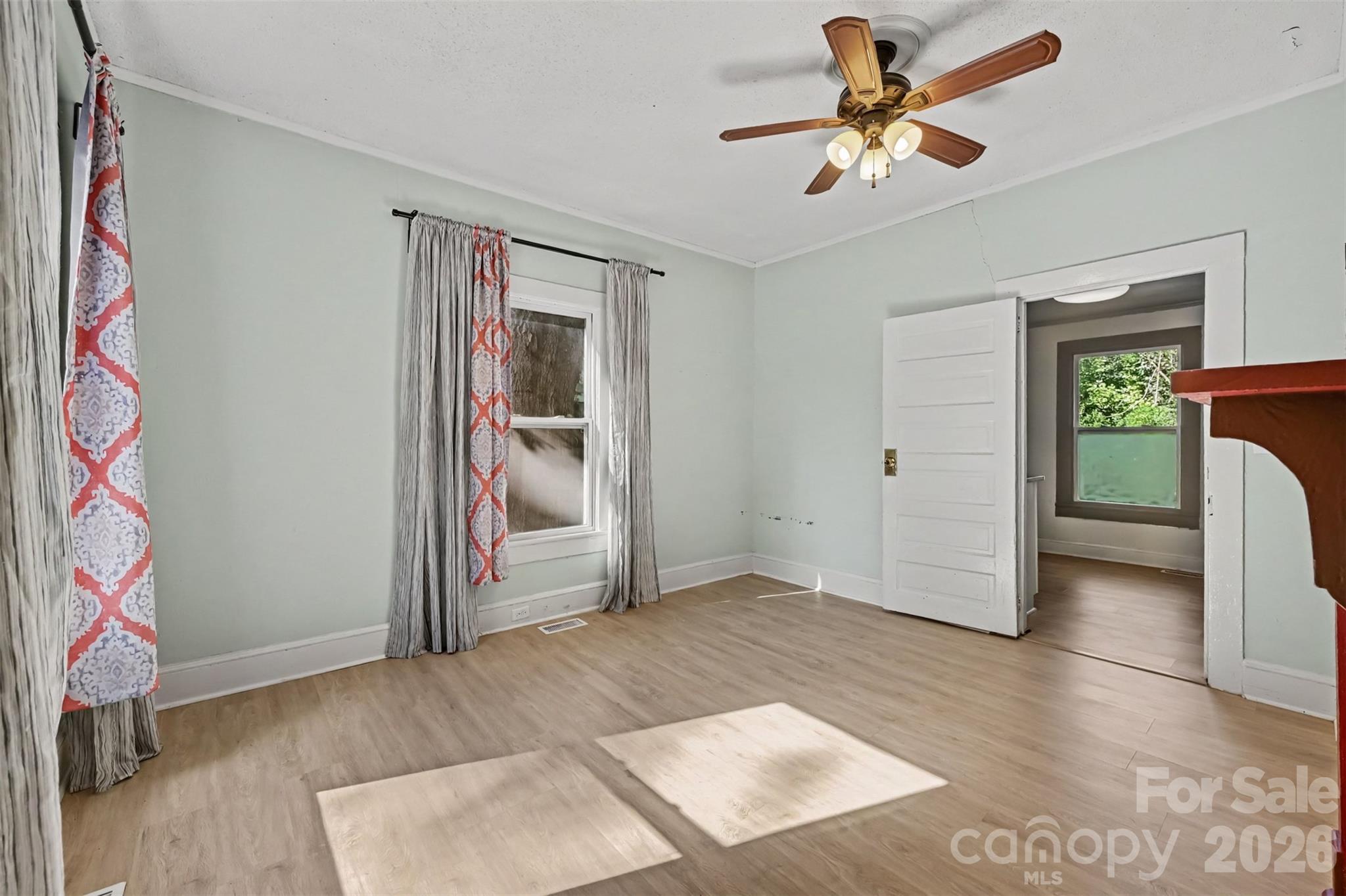 607 S Harding Avenue Property Photo 13