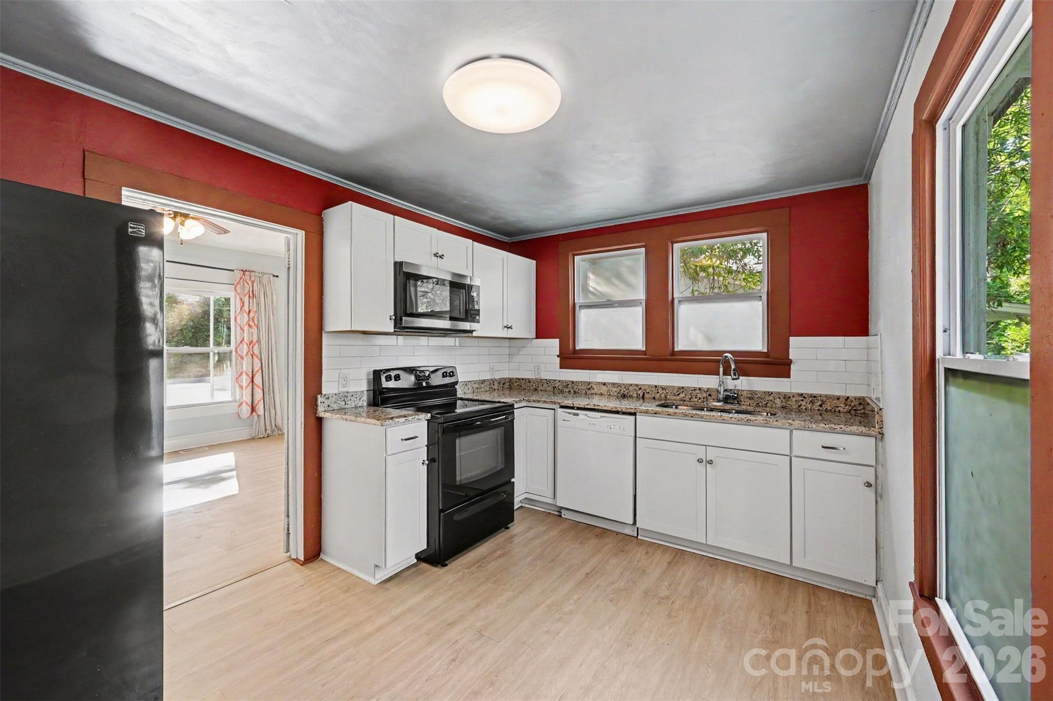 607 S Harding Avenue Property Photo 15