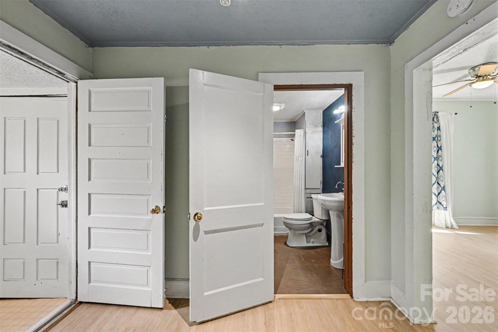 607 S Harding Avenue Property Photo 18